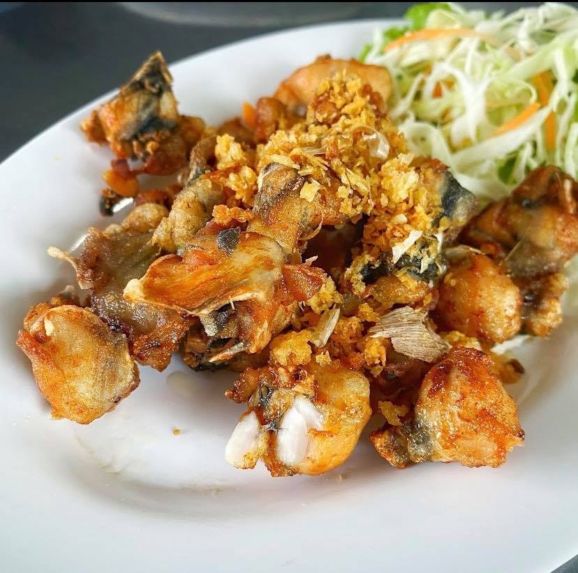 บ้านโพธิ์ริเวอร์ไซด์, ร้านอาหารมธุรสเรือนแพ, Baan Melon Desert, ร้านบ้านเบญฯ, บ้านปูกรรเชียง, ร้านกุ้งนาง, ร้านชวนมา ริมแม่น้ำบางปะกง, ครัวแม่ส้มเกลี้ยง, ครัวปลาเถื่อน, แพเคียงน้ำ, ลุงตีฟและยาย, รวยเรือนแพ, เอกเขนก, ชัยครับ, แพพยงค์ ริมน้ำ, 111/11 บ้านริมคลอง, มีน้ำ มีปลา cafe&amp;restaurant