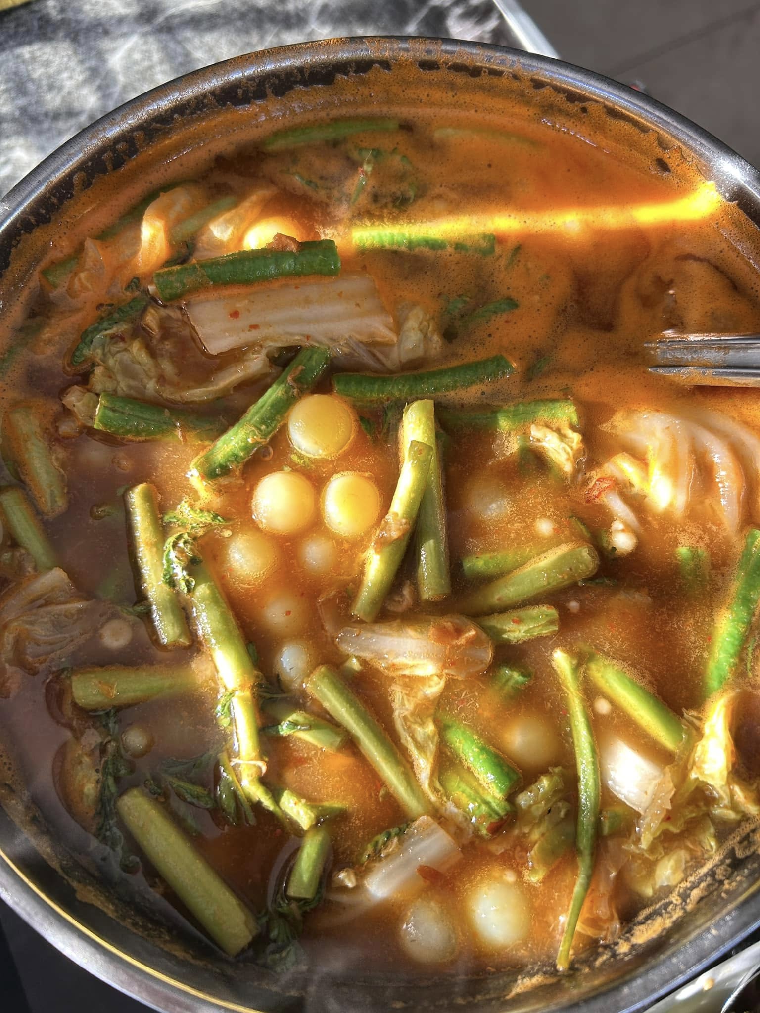 บ้านโพธิ์ริเวอร์ไซด์, ร้านอาหารมธุรสเรือนแพ, Baan Melon Desert, ร้านบ้านเบญฯ, บ้านปูกรรเชียง, ร้านกุ้งนาง, ร้านชวนมา ริมแม่น้ำบางปะกง, ครัวแม่ส้มเกลี้ยง, ครัวปลาเถื่อน, แพเคียงน้ำ, ลุงตีฟและยาย, รวยเรือนแพ, เอกเขนก, ชัยครับ, แพพยงค์ ริมน้ำ, 111/11 บ้านริมคลอง, มีน้ำ มีปลา cafe&amp;restaurant