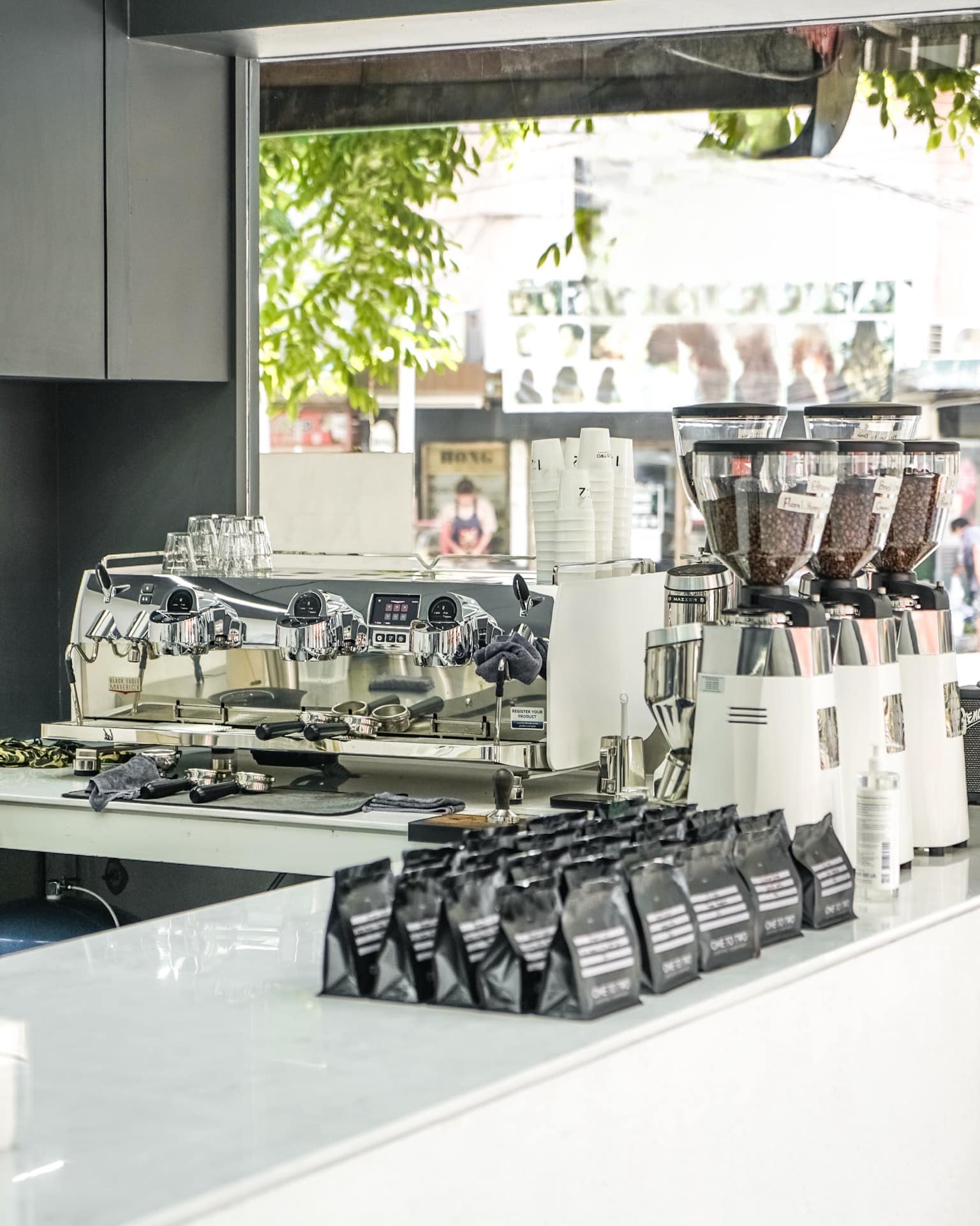 ขนมกุยช่าย หมู่บ้านเศรษฐกิจ, เล่าซา (ลิ้มเล่าซา) เซ็นต์หลุยส์, หม่าล่าชาวเขา Malashaokao, 1:2 Coffee Company, หิว หิว Hiew Hiew, หมูทอดเซ็นต์หลุยส์, กิตติก๋วยเตี๋ยวเป็ด