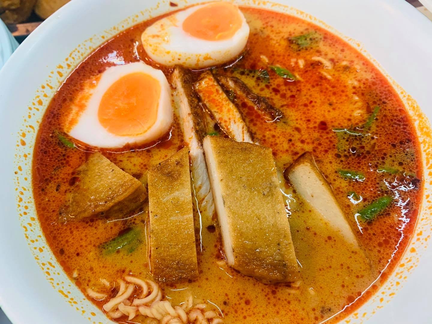 ขนมกุยช่าย หมู่บ้านเศรษฐกิจ, เล่าซา (ลิ้มเล่าซา) เซ็นต์หลุยส์, หม่าล่าชาวเขา Malashaokao, 1:2 Coffee Company, หิว หิว Hiew Hiew, หมูทอดเซ็นต์หลุยส์, กิตติก๋วยเตี๋ยวเป็ด