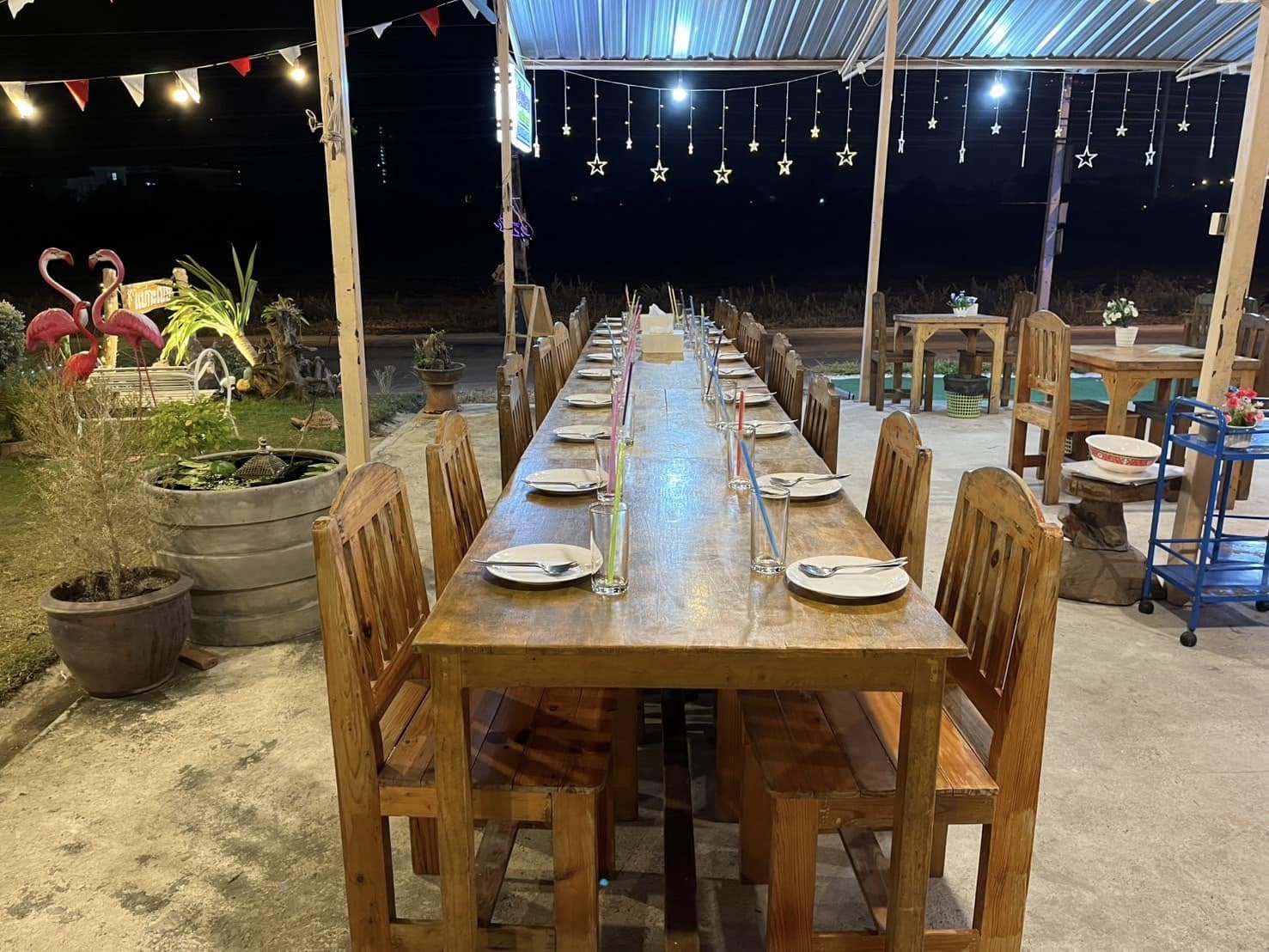 ร้านน้องเจเจ อาหารไทยพื้นบ้าน ซ.หัวหิน43-45, ร้านลุงบังหัวปลาหม้อไฟ หัวหิน, ร้านบ้านครูส่วน by ปลา, Tanya's, ร้านเกี๊ยวปลานำชัย, เจ๊กเปี๊ยะ, ครัวแม่ฬา, บ้านอิสระ, พาสใต้ บาย เชฟเต้หัวหิน Pastay by cheftae, ครัวเจ๊เนี้ยวหัวหิน51, โกหมาก หัวหิน, ซาลาเปาเตาถ่าน BY ยายม่วย, ร้านขนมไทยแม่เก็บหัวหิน, ครัวแม่กะเมย