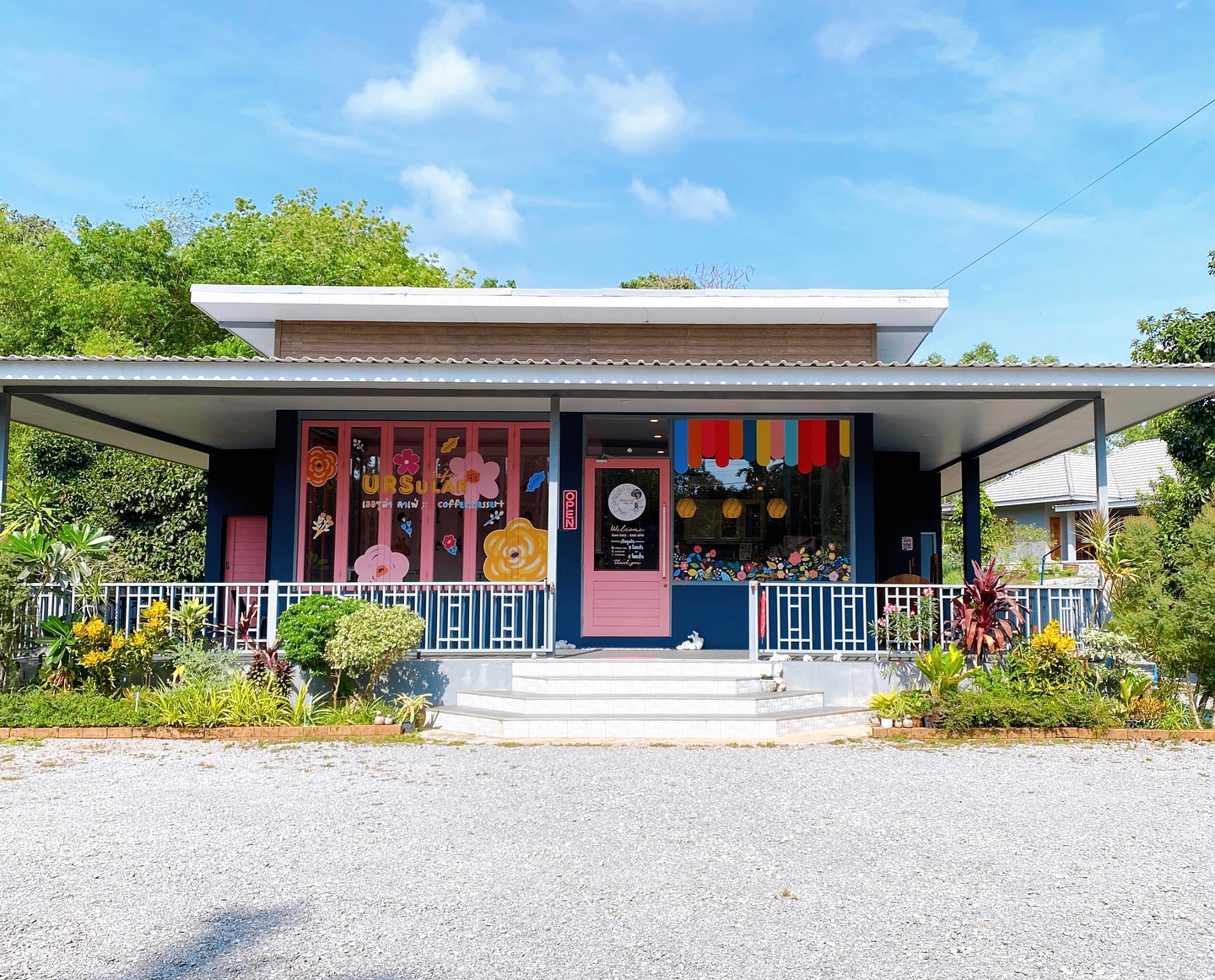 YOO CHAN CAFE, เล เกลือ คาเฟ่, Momentum Cafe, Sugar Dish Homemade Cake, แดดส่องคาเฟ่, Chan Cafe', URSular Cafe, ปูจ๋าคาเฟ่ จันทบุรี, บางเวลา กาแฟและแกลเลอรี่