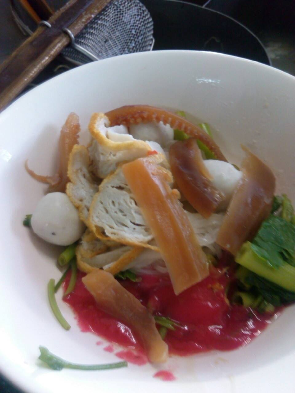 ร้านก๋วยเตี๋ยวยายปุก วัดธรรมนิมิต จ.สมุทรสงคราม, เตี๋ยว ตก กะลา, ก๋องเมงจั้น บะหมี่เกี๊ยว, ร้านอาหาร เกาเหลากรุงไทย, ก๋วยเตี๋ยวหมูมะนาว แม่บุญมี, ก๋วยเตี๋ยวเรือแคปลั่น หมูน้ำตก-น้ำแดง, แซ่บเตี๋ยวห้อยขา บ้าน ณ ตุ๊กจ้า, ก๋วยเตี๋ยวเนื้อ-หมูน้ำแดง ลุงพร เจ้าเก่าคลองตะโก, ก๋วยเตี๋ยวหมูย่างกะทิสด อัมพวา, ก๋วยเตี๋ยวปลาคลองโคน, เจ๊เล็กก๋วยเตี๋ยวเป็ด วัดแก้วฟ้า, ร้านลูกชิ้นวีระ แม่กลอง, ร้านชุ้นพานิช เจ้อั้ง, บ้านเตี๋ยวทรงไทย