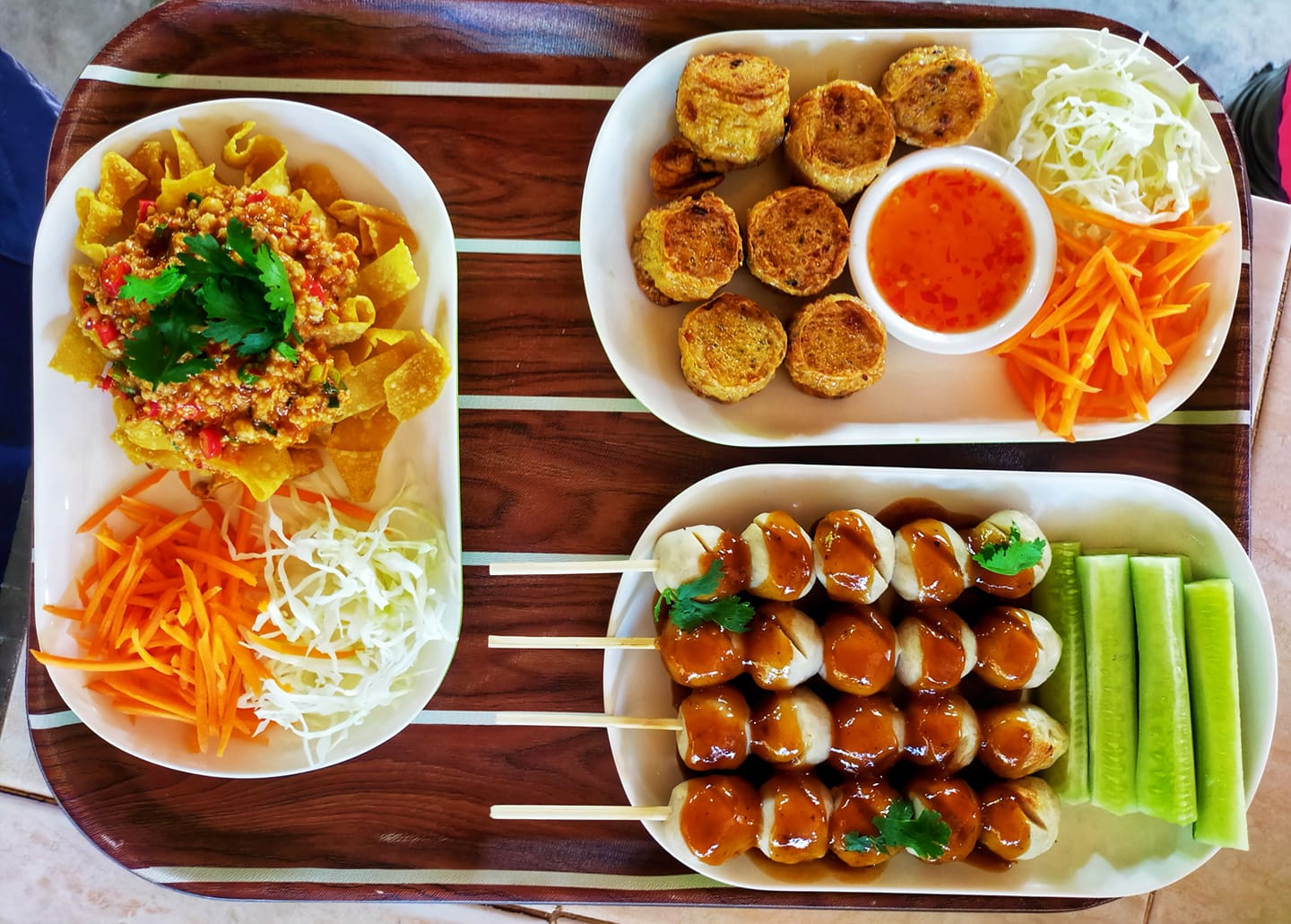 ร้านก๋วยเตี๋ยวยายปุก วัดธรรมนิมิต จ.สมุทรสงคราม, เตี๋ยว ตก กะลา, ก๋องเมงจั้น บะหมี่เกี๊ยว, ร้านอาหาร เกาเหลากรุงไทย, ก๋วยเตี๋ยวหมูมะนาว แม่บุญมี, ก๋วยเตี๋ยวเรือแคปลั่น หมูน้ำตก-น้ำแดง, แซ่บเตี๋ยวห้อยขา บ้าน ณ ตุ๊กจ้า, ก๋วยเตี๋ยวเนื้อ-หมูน้ำแดง ลุงพร เจ้าเก่าคลองตะโก, ก๋วยเตี๋ยวหมูย่างกะทิสด อัมพวา, ก๋วยเตี๋ยวปลาคลองโคน, เจ๊เล็กก๋วยเตี๋ยวเป็ด วัดแก้วฟ้า, ร้านลูกชิ้นวีระ แม่กลอง, ร้านชุ้นพานิช เจ้อั้ง, บ้านเตี๋ยวทรงไทย