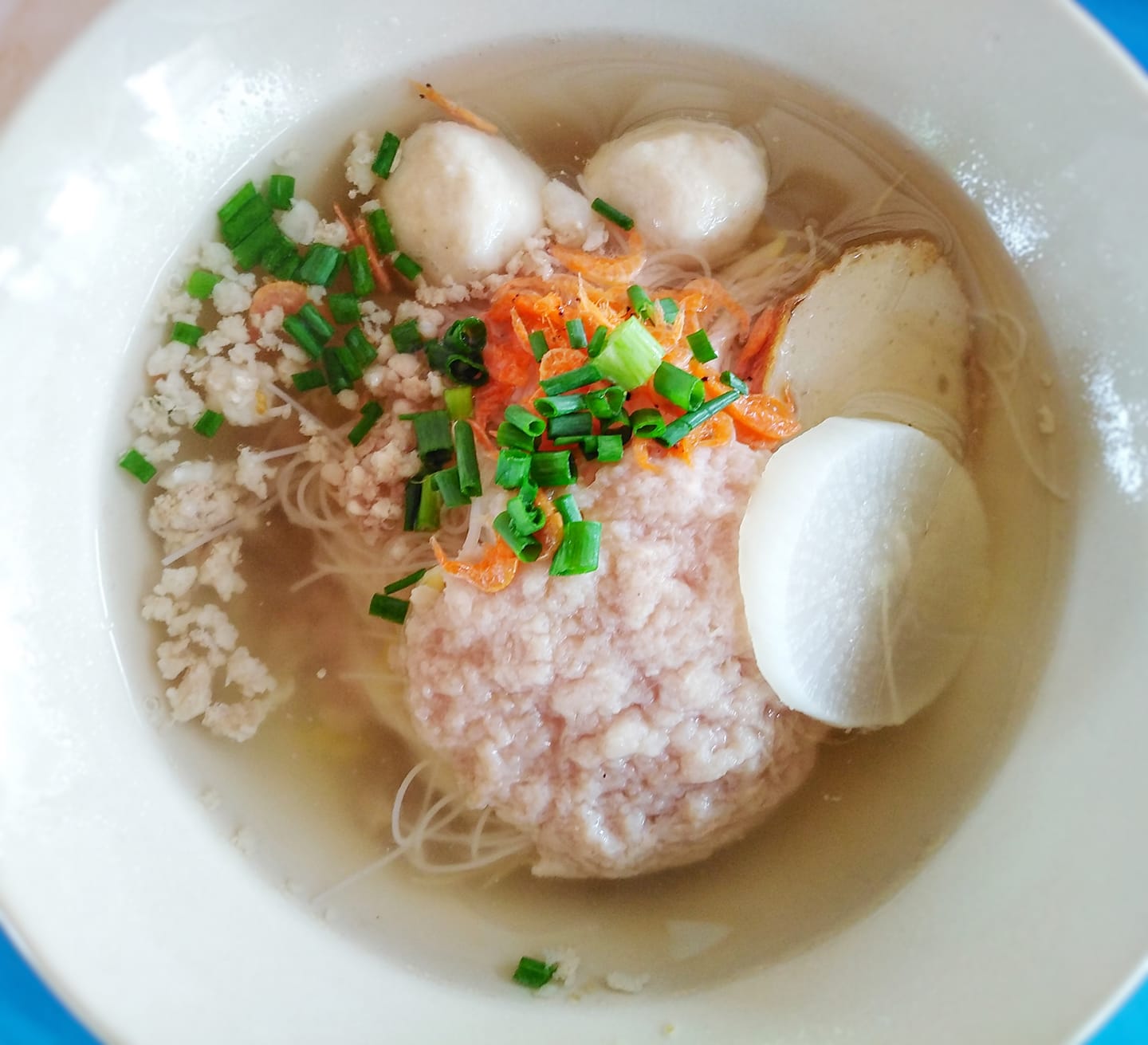 ร้านก๋วยเตี๋ยวยายปุก วัดธรรมนิมิต จ.สมุทรสงคราม, เตี๋ยว ตก กะลา, ก๋องเมงจั้น บะหมี่เกี๊ยว, ร้านอาหาร เกาเหลากรุงไทย, ก๋วยเตี๋ยวหมูมะนาว แม่บุญมี, ก๋วยเตี๋ยวเรือแคปลั่น หมูน้ำตก-น้ำแดง, แซ่บเตี๋ยวห้อยขา บ้าน ณ ตุ๊กจ้า, ก๋วยเตี๋ยวเนื้อ-หมูน้ำแดง ลุงพร เจ้าเก่าคลองตะโก, ก๋วยเตี๋ยวหมูย่างกะทิสด อัมพวา, ก๋วยเตี๋ยวปลาคลองโคน, เจ๊เล็กก๋วยเตี๋ยวเป็ด วัดแก้วฟ้า, ร้านลูกชิ้นวีระ แม่กลอง, ร้านชุ้นพานิช เจ้อั้ง, บ้านเตี๋ยวทรงไทย