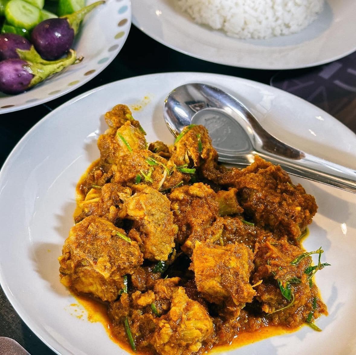 ร้านน้องเจเจ อาหารไทยพื้นบ้าน ซ.หัวหิน43-45, ร้านลุงบังหัวปลาหม้อไฟ หัวหิน, ร้านบ้านครูส่วน by ปลา, Tanya's, ร้านเกี๊ยวปลานำชัย, เจ๊กเปี๊ยะ, ครัวแม่ฬา, บ้านอิสระ, พาสใต้ บาย เชฟเต้หัวหิน Pastay by cheftae, ครัวเจ๊เนี้ยวหัวหิน51, โกหมาก หัวหิน, ซาลาเปาเตาถ่าน BY ยายม่วย, ร้านขนมไทยแม่เก็บหัวหิน, ครัวแม่กะเมย