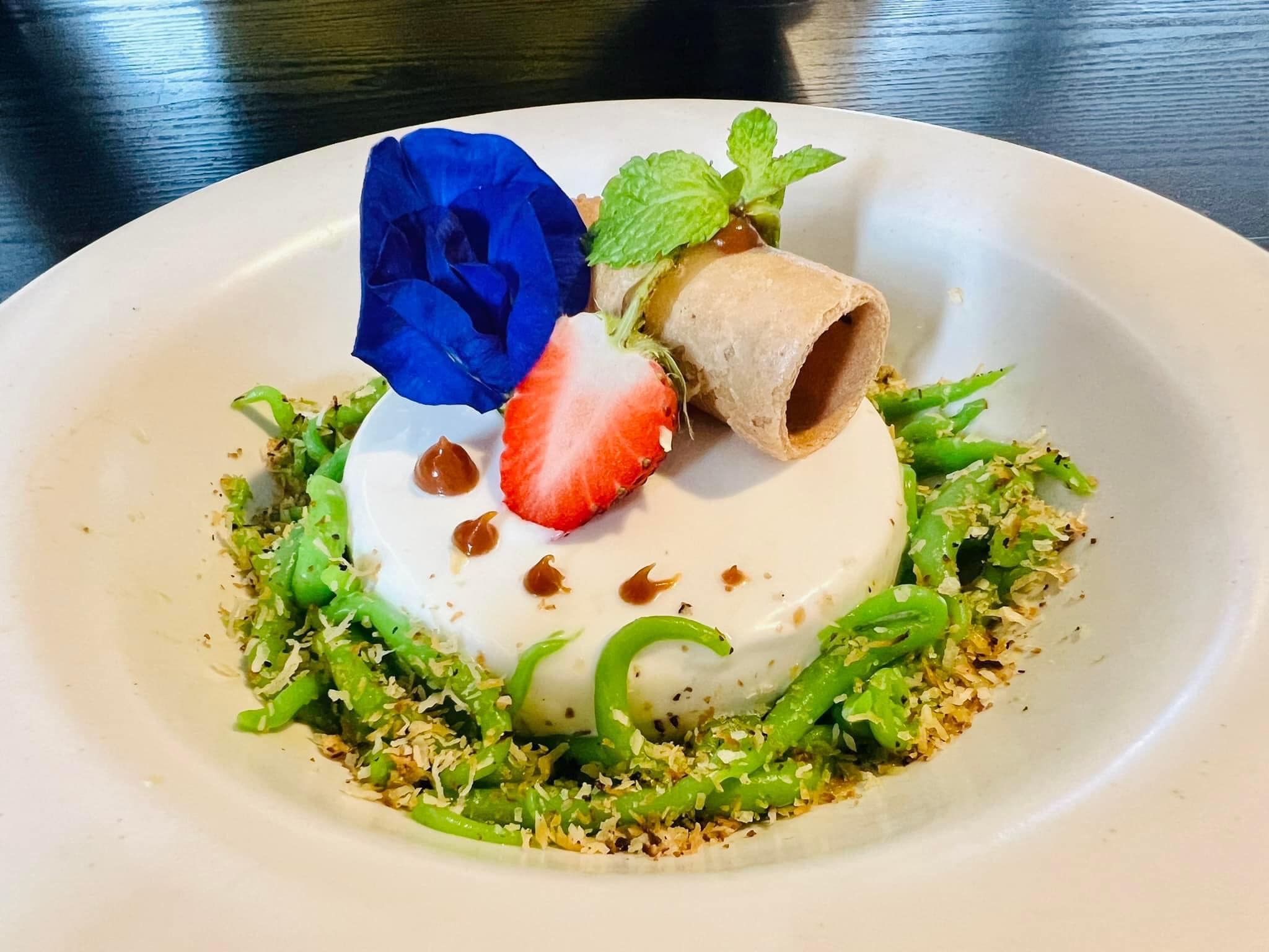 ร้านน้องเจเจ อาหารไทยพื้นบ้าน ซ.หัวหิน43-45, ร้านลุงบังหัวปลาหม้อไฟ หัวหิน, ร้านบ้านครูส่วน by ปลา, Tanya's, ร้านเกี๊ยวปลานำชัย, เจ๊กเปี๊ยะ, ครัวแม่ฬา, บ้านอิสระ, พาสใต้ บาย เชฟเต้หัวหิน Pastay by cheftae, ครัวเจ๊เนี้ยวหัวหิน51, โกหมาก หัวหิน, ซาลาเปาเตาถ่าน BY ยายม่วย, ร้านขนมไทยแม่เก็บหัวหิน, ครัวแม่กะเมย