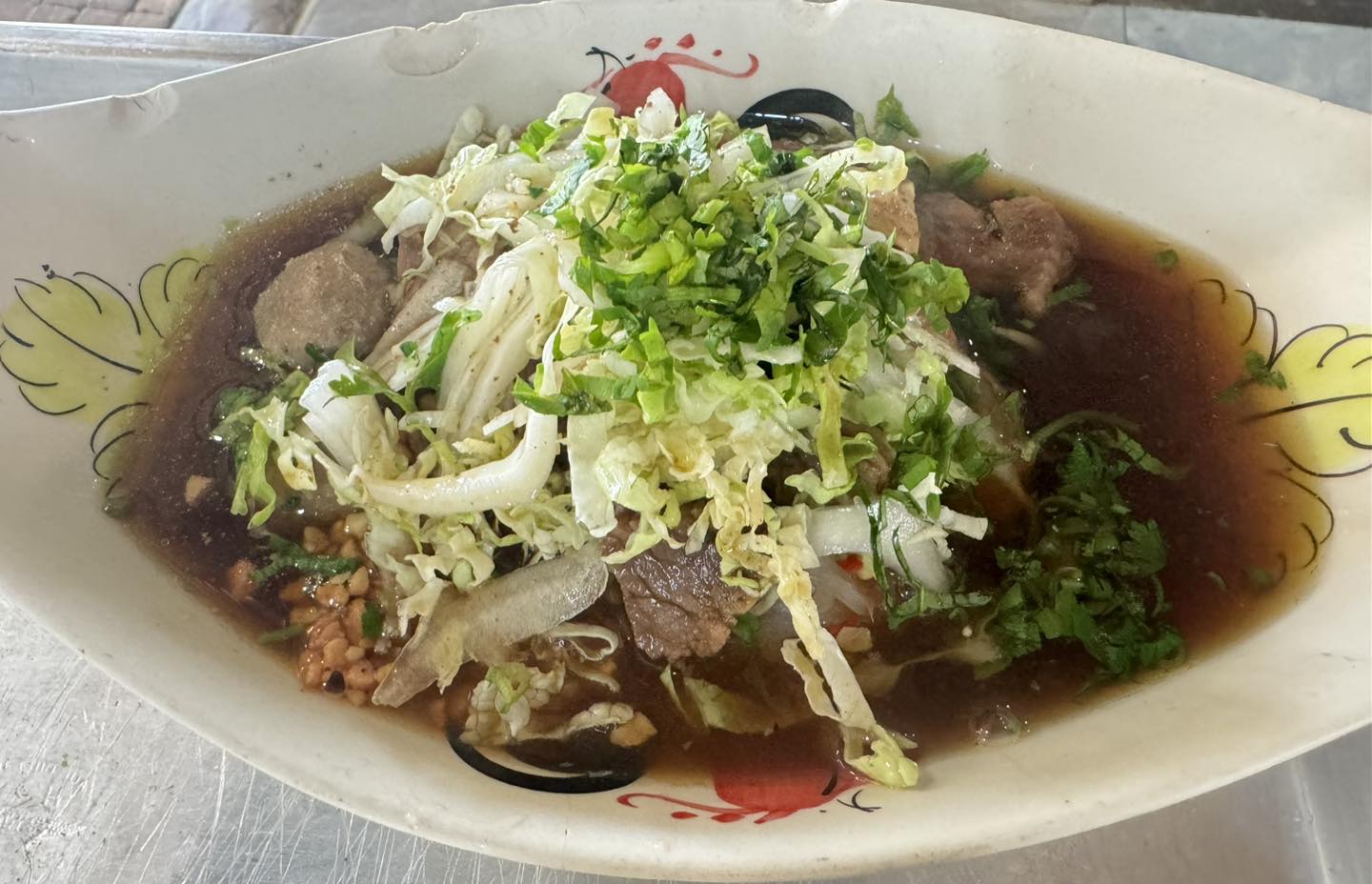 ร้านก๋วยเตี๋ยวยายปุก วัดธรรมนิมิต จ.สมุทรสงคราม, เตี๋ยว ตก กะลา, ก๋องเมงจั้น บะหมี่เกี๊ยว, ร้านอาหาร เกาเหลากรุงไทย, ก๋วยเตี๋ยวหมูมะนาว แม่บุญมี, ก๋วยเตี๋ยวเรือแคปลั่น หมูน้ำตก-น้ำแดง, แซ่บเตี๋ยวห้อยขา บ้าน ณ ตุ๊กจ้า, ก๋วยเตี๋ยวเนื้อ-หมูน้ำแดง ลุงพร เจ้าเก่าคลองตะโก, ก๋วยเตี๋ยวหมูย่างกะทิสด อัมพวา, ก๋วยเตี๋ยวปลาคลองโคน, เจ๊เล็กก๋วยเตี๋ยวเป็ด วัดแก้วฟ้า, ร้านลูกชิ้นวีระ แม่กลอง, ร้านชุ้นพานิช เจ้อั้ง, บ้านเตี๋ยวทรงไทย