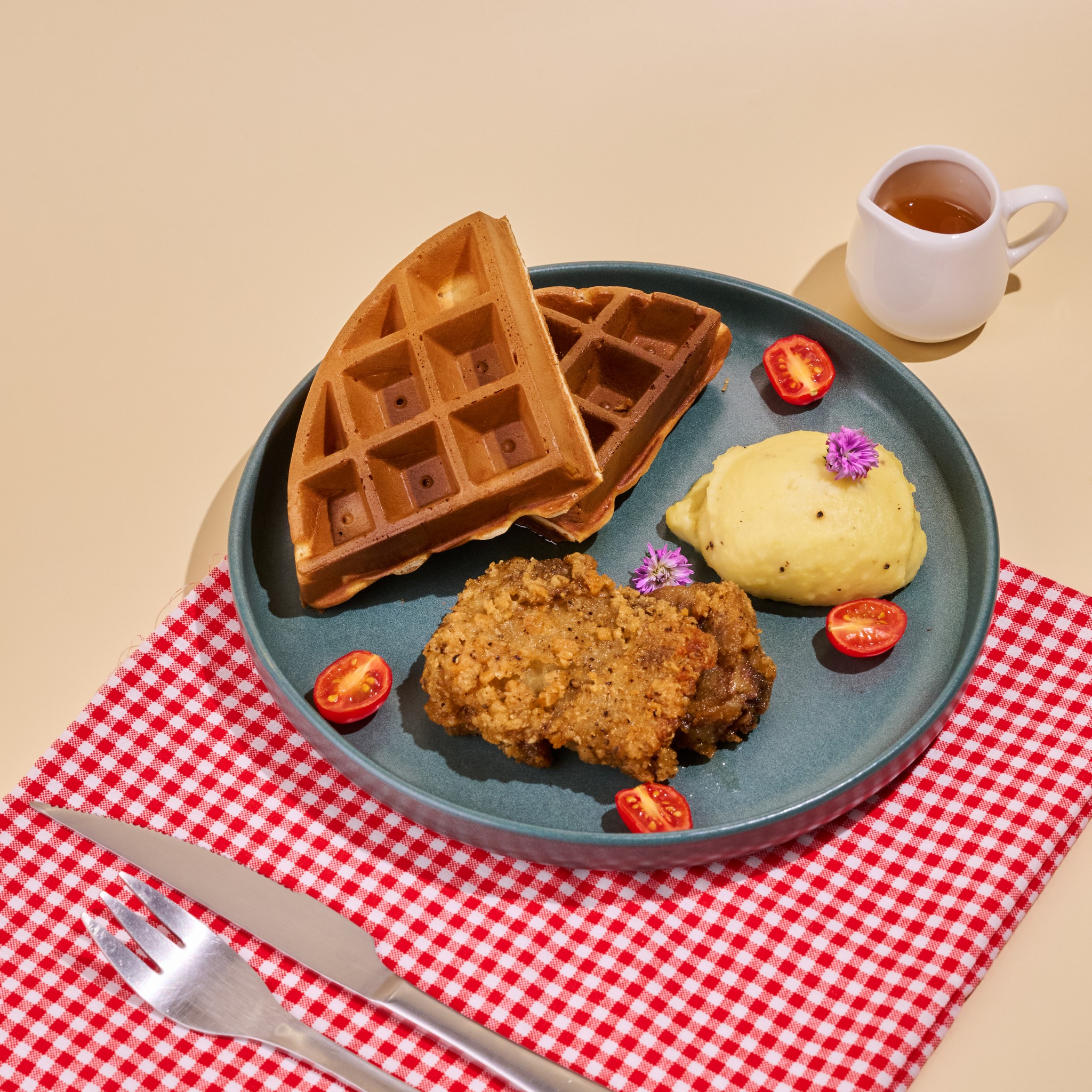 YOO CHAN CAFE, เล เกลือ คาเฟ่, Momentum Cafe, Sugar Dish Homemade Cake, แดดส่องคาเฟ่, Chan Cafe', URSular Cafe, ปูจ๋าคาเฟ่ จันทบุรี, บางเวลา กาแฟและแกลเลอรี่