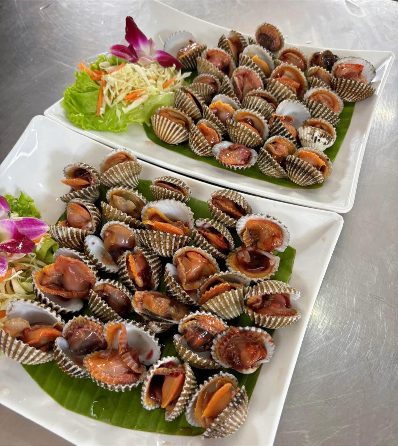 ครัวลุงมันซีฟู้ด, ตั้งฉ่ายซีฟู้ด, บ้านไร่น้ำอิง, พรทะเลซีฟู้ด, ศิริกัญญาซีฟู๊ด, ผึ้งทะเลเผา เบอร์ 9, ครัวป้ายืนซีฟู้ด, นู๋ยาซีฟู้ดชะอำ, ครัวเม็ดทราย, บ้านครัวทะเล, ครัวห้วยทราย, Platoo Restaurant, ครัวป้าเฉลียว, ร้านครัวพี่เปี๊ยก บางควาย