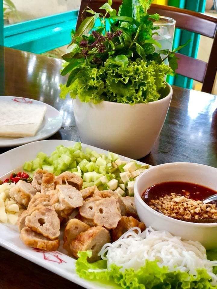 อะนะตะการ์เดนชิล, ดาวคะนองลำพูน, เฮียจั๊ว เกาเหลาเลือดหมู, ข้าวซอยบ้านยอง, ขนมเส้นหม้อดิน, Lap-Lungnil Fanpage-ร้านลาบลุงนิล ลำพูน, ร้านอาหาร ม่วนใจ๋ปลาจุ่ม ลำพูน, ก๋วยเตี๋ยวหมูตุ๋นลำไย, ก๋วยเตี๋ยวคุณแดง, เตี๋ยวสุขใจ “อัพเกรด”, My Vietnam Lamphun - มายเวียดนามลำพูน, NA TEA TIME, Chef's house