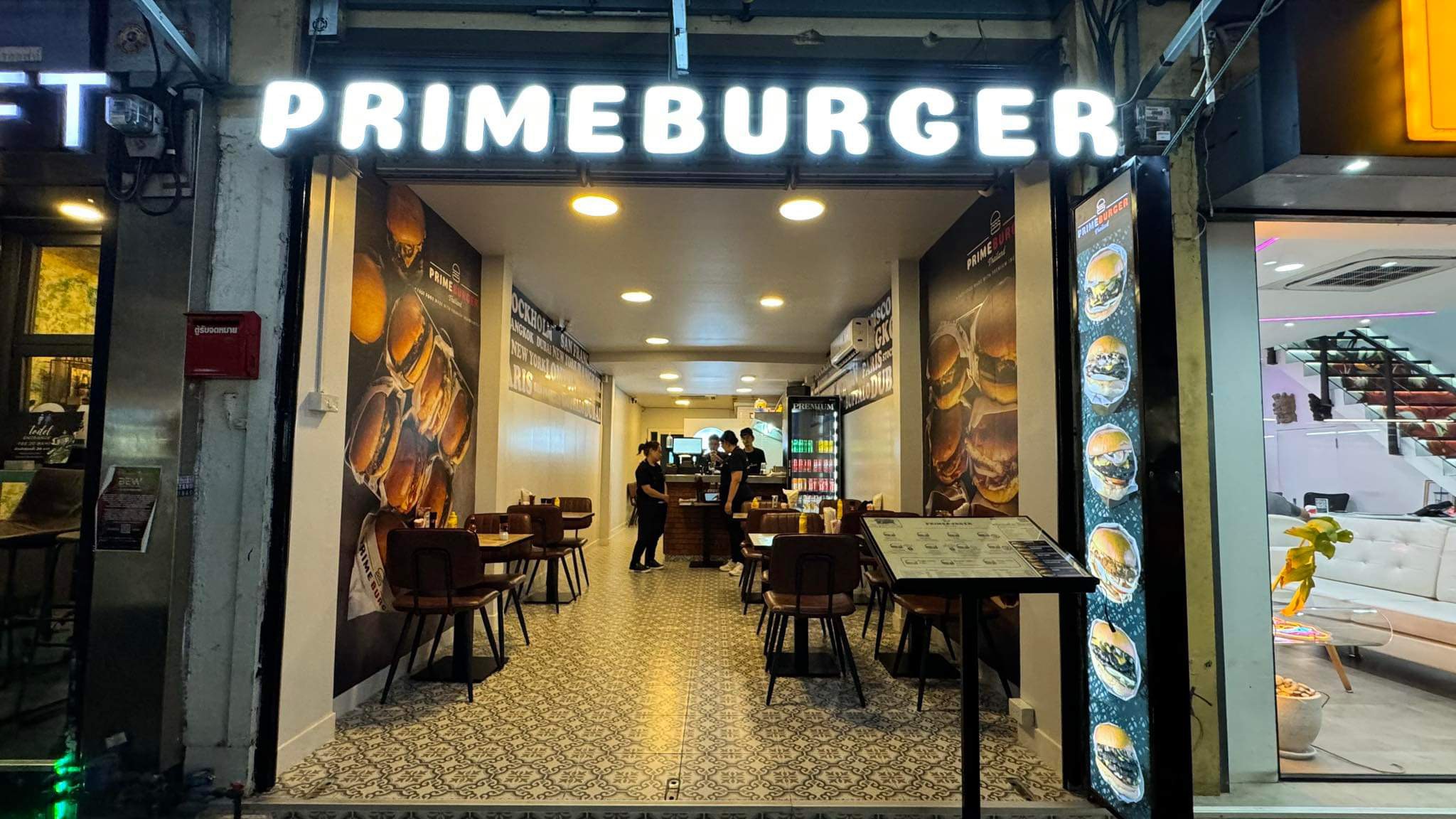 Moonshine Bar, พิซซ่าลันตา Pizza Lanta, Chart Bar, At-Mosphere Rooftop Cafe', Molly, Buddy Beer, Fu Bar, Prime Burger Khaosan, Ranee’s Restaurant, Hippie De Bar