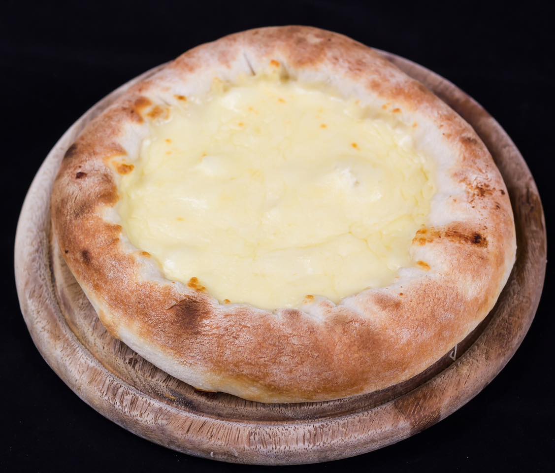 Moonshine Bar, พิซซ่าลันตา Pizza Lanta, Chart Bar, At-Mosphere Rooftop Cafe', Molly, Buddy Beer, Fu Bar, Prime Burger Khaosan, Ranee’s Restaurant, Hippie De Bar