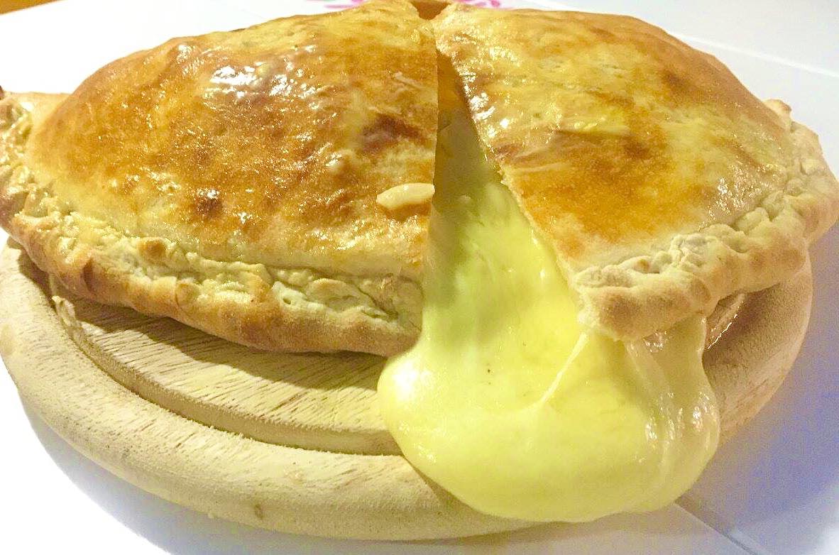 Moonshine Bar, พิซซ่าลันตา Pizza Lanta, Chart Bar, At-Mosphere Rooftop Cafe', Molly, Buddy Beer, Fu Bar, Prime Burger Khaosan, Ranee’s Restaurant, Hippie De Bar