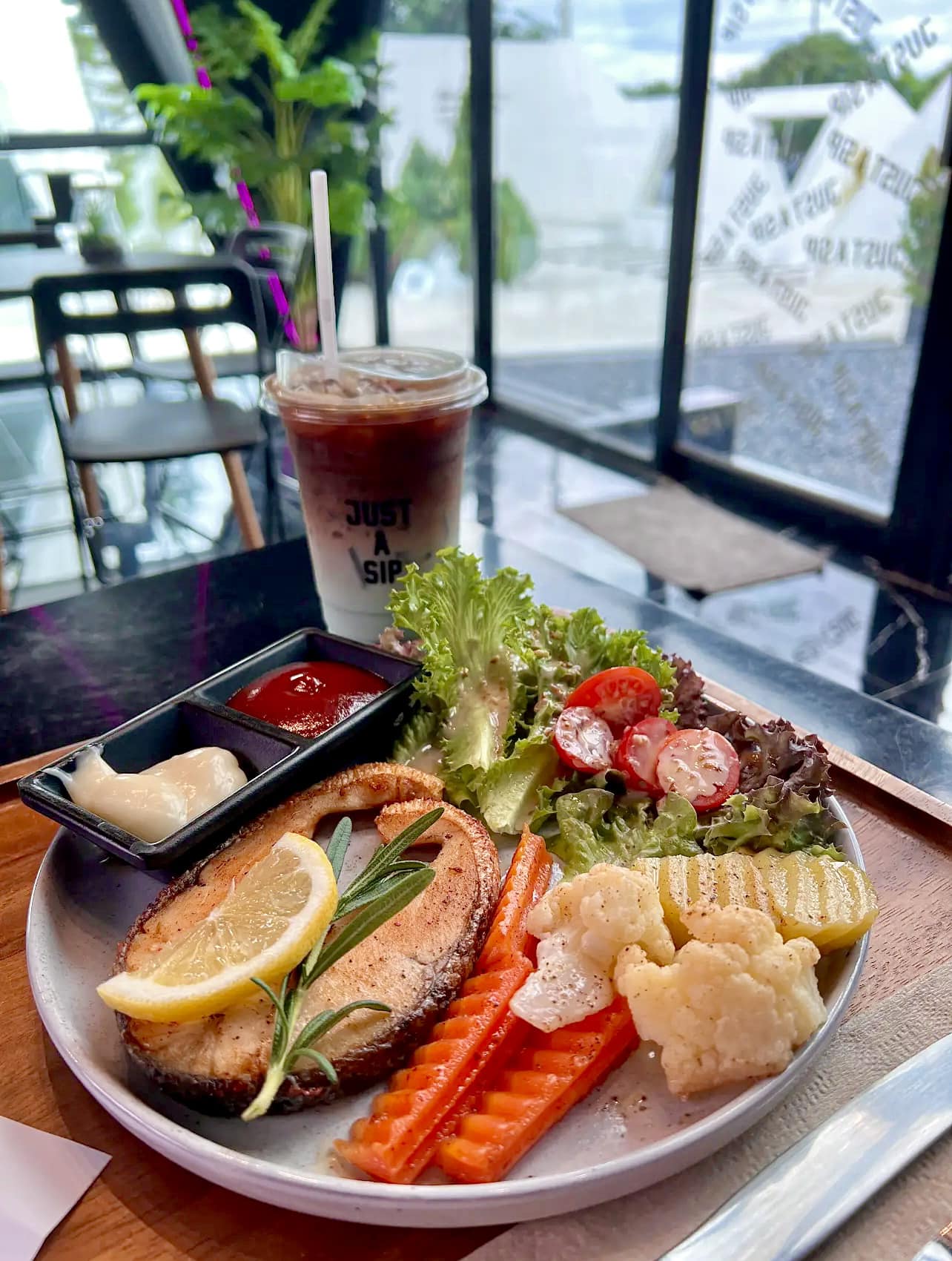 SOP Cafe, Three Mountain Café, ชื่นใจ๋, The Peace Coffee, โคโค่คอฟฟี่, Mali Cafe &amp; Cuisine, Tree Shade, Smallroom cafe passion, อาตี๋โกปี๊, Tara Coffee, In Cafe, Thanks, CORO FIELD, White Cacti