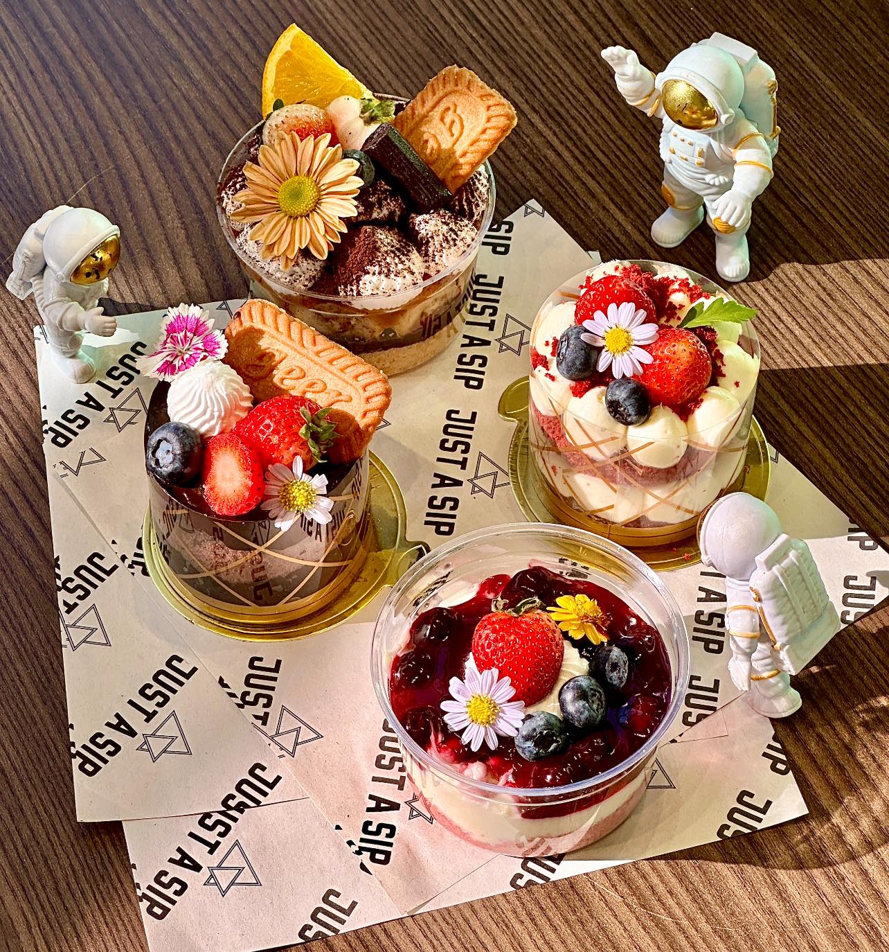 SOP Cafe, Three Mountain Café, ชื่นใจ๋, The Peace Coffee, โคโค่คอฟฟี่, Mali Cafe &amp; Cuisine, Tree Shade, Smallroom cafe passion, อาตี๋โกปี๊, Tara Coffee, In Cafe, Thanks, CORO FIELD, White Cacti