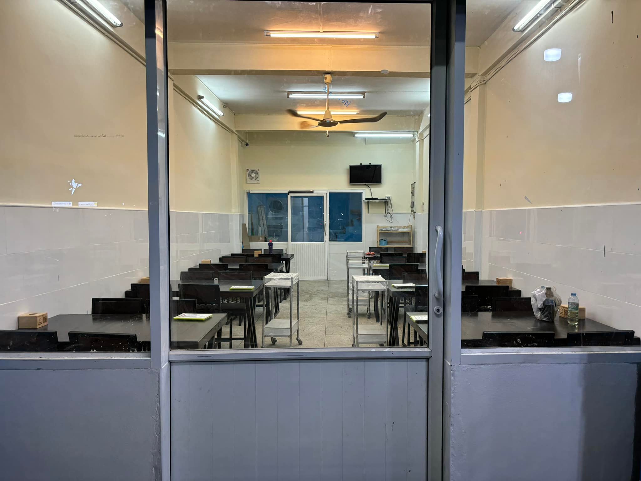 โย่งราดหน้าหมูอึ๋ม, ร้านก๋วยเตี๋ยวเจ้โหงว - ซอยเจริญสุข คลองเตย, ร้านอาหารชวนโภชนา ข้าวต้มโต้รุ่ง, ร้านอาหารหลงจู เกี๊ยวเมืองจีน, Vietnamese and More