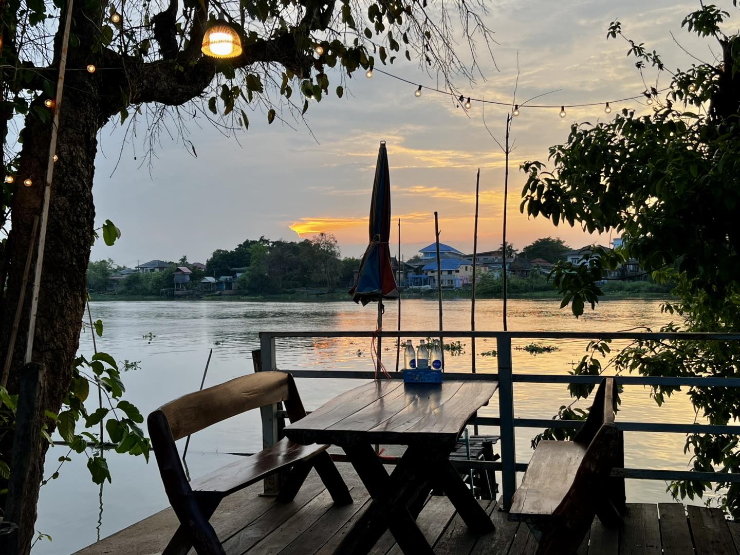 ชายน้ำ, ทรัพย์เจริญซีฟู๊ด-ดำ, กุ้งเผาราชคราม, บ้านอยุธยารมย์, บ้านไม้ริมน้ำ, แกรนด์เจ้าพระญา, บ้านอู่ทอง