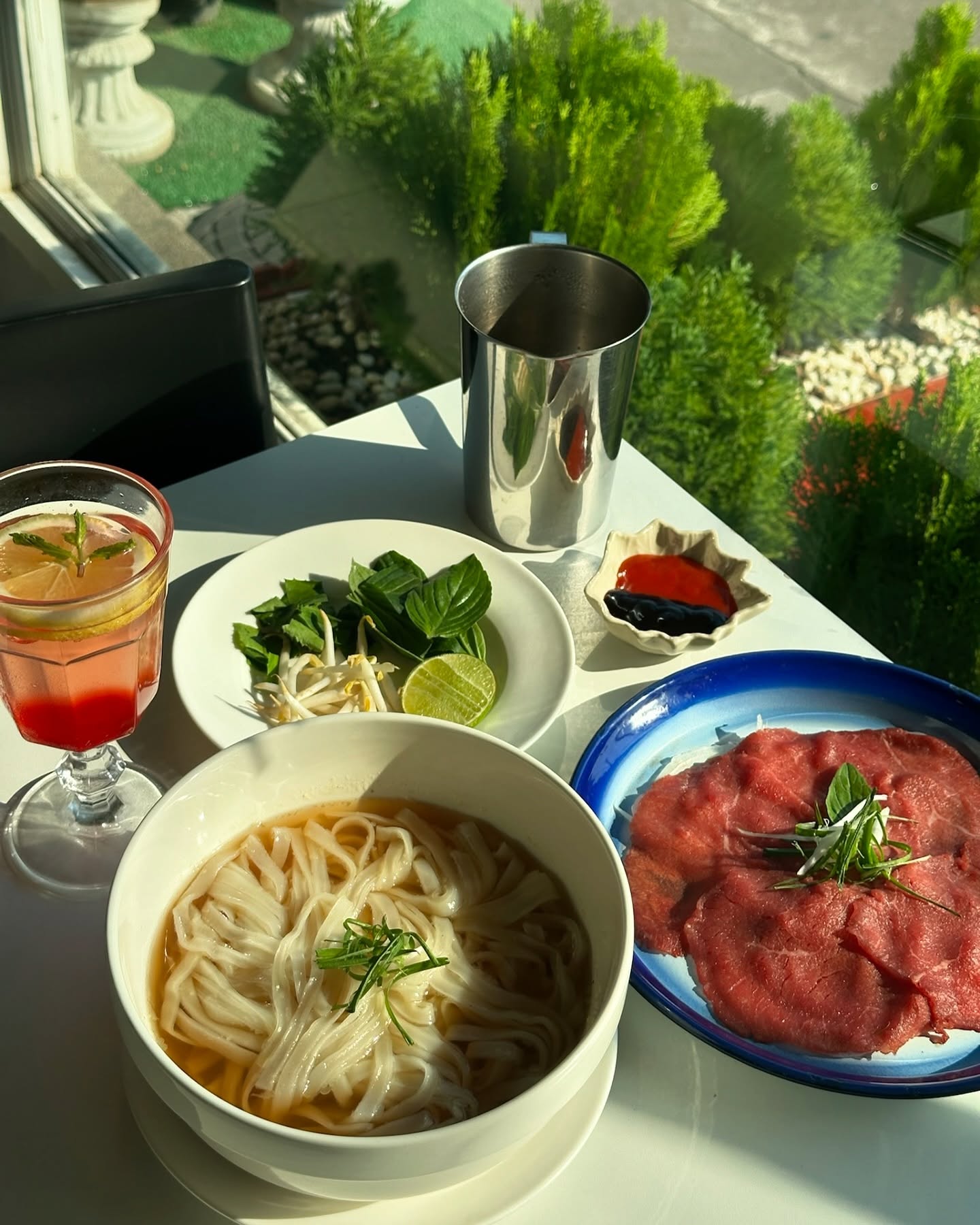 โย่งราดหน้าหมูอึ๋ม, ร้านก๋วยเตี๋ยวเจ้โหงว - ซอยเจริญสุข คลองเตย, ร้านอาหารชวนโภชนา ข้าวต้มโต้รุ่ง, ร้านอาหารหลงจู เกี๊ยวเมืองจีน, Vietnamese and More