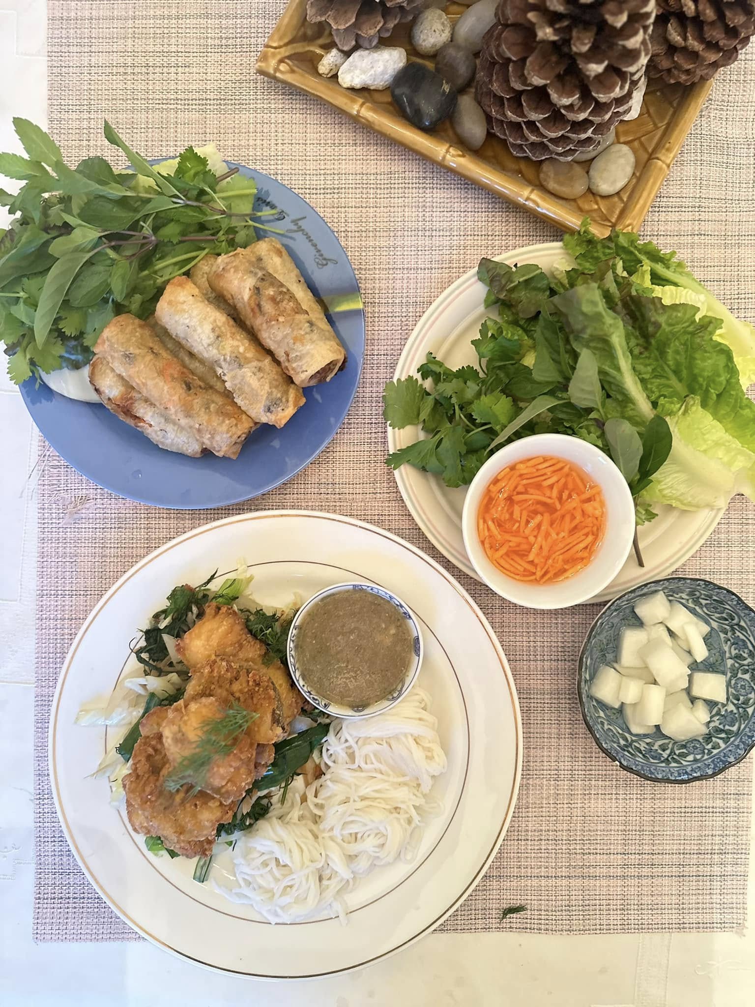 โย่งราดหน้าหมูอึ๋ม, ร้านก๋วยเตี๋ยวเจ้โหงว - ซอยเจริญสุข คลองเตย, ร้านอาหารชวนโภชนา ข้าวต้มโต้รุ่ง, ร้านอาหารหลงจู เกี๊ยวเมืองจีน, Vietnamese and More