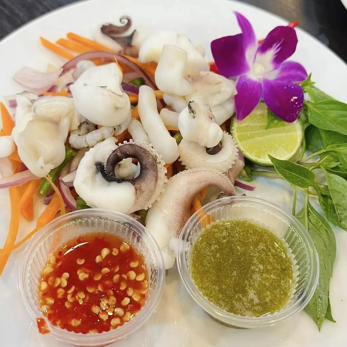 GREENSMOKED, ยำปูม้าเจ็ดยอด, สาขาเชียงใหม่, Izakaya Okada, ข้าวต้มย้ง, ข้าวต้มชาววัง, ขนมจีนสันป่าข่อย, ลาบบังเกอร์ by ช.ช้าง, ไก่ทอดเที่ยงคืน, สาขา 2.3 บ้านมอญ, หมี่กระดาษ ตลาดช้างเผือก, เต๋อตำยำระเบิด เชียงใหม่, มาม่าฟ้าธานี เชียงใหม่, ข้าวต้มแดง2 ข้างวัดแสนฝาง, อ๋องทิพย์รส