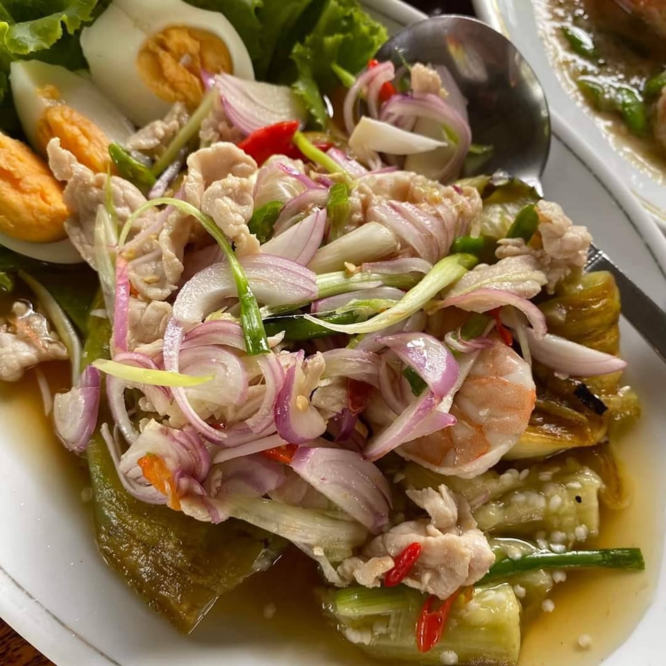 ครัวผักสด, Iconic Club Style, แก้วติ่มซำ, ตำ มึน มึน น., สวนอาหารริเวอร์ไซด์การเด้น, ยายปวด, ลุย, นิวแซ่บสุดซอย, ครัวตาอ้อซีฟู๊ด ชุมพร, ลุงเผล็นกุ้งหลวง, แม่ไม้ซีฟู้ด, ครัวสวนตาจี๊ด, ฟารีดาชาโรตี สาขาชุมพร, ก๋วยเตี๋ยวเนื้อนายดำ, ครัวทุ่งแพะ, บ้านพรรคพวก, ร้านอาหารตะเกียงไทยชุมพร, โกเหลียง, ครัวบ้านริมน้ำ ไร่ล่างซิตี้, พนังตักซีฟู๊ด คาเฟ่&amp;บาร์, ติ่มซำ หอเจี๊ยะ at ชุมพร, ครัวคุณจักษ์