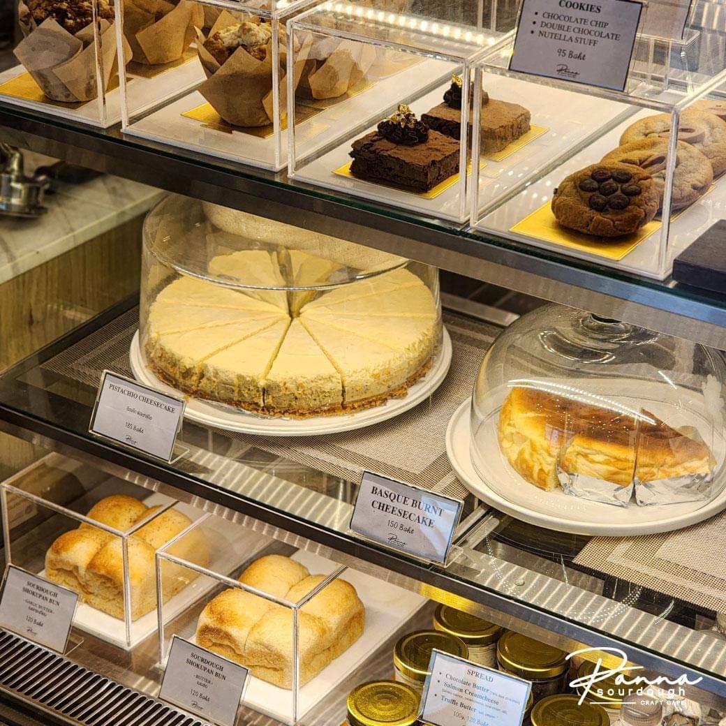 Luka Bangkok, ขาหมูตรอกซุงบางรัก เจ้าเก่า, Panna Sourdough, ก๋วยจั๊บน้ำข้น วัดแขก, อาม้าเบเกอรี่, ลาบเป็ด สีลมซอย9, ครัว"อร๊อย-อร่อย", ไต๋ตง หูฉลาม ถนน ปั้น สีลม, Printa Cafe, Mama Mia Bangkok