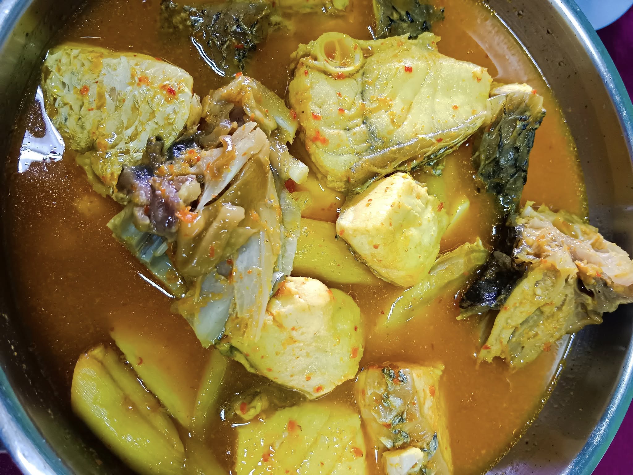 มันโภชนา, เรอดังซีฟู้ด, บ้านเขาหลักซีฟู้ด, ครัวนายอั๊ง เขาหลัก, ครัวมาดาม, เล่าลือ, ครัวผู้พัน เขาหลัก, แปะเถียร เป็ดย่าง เขาหลัก, Peter Pan, เจ๊น้อง ร้านอาหารพื้นเมืองพังงา, KhaoLak Phu View, ครัว หลวงเทน (หรอยที่สุดในเมืองมนุษย์), ครัวน้ำตา