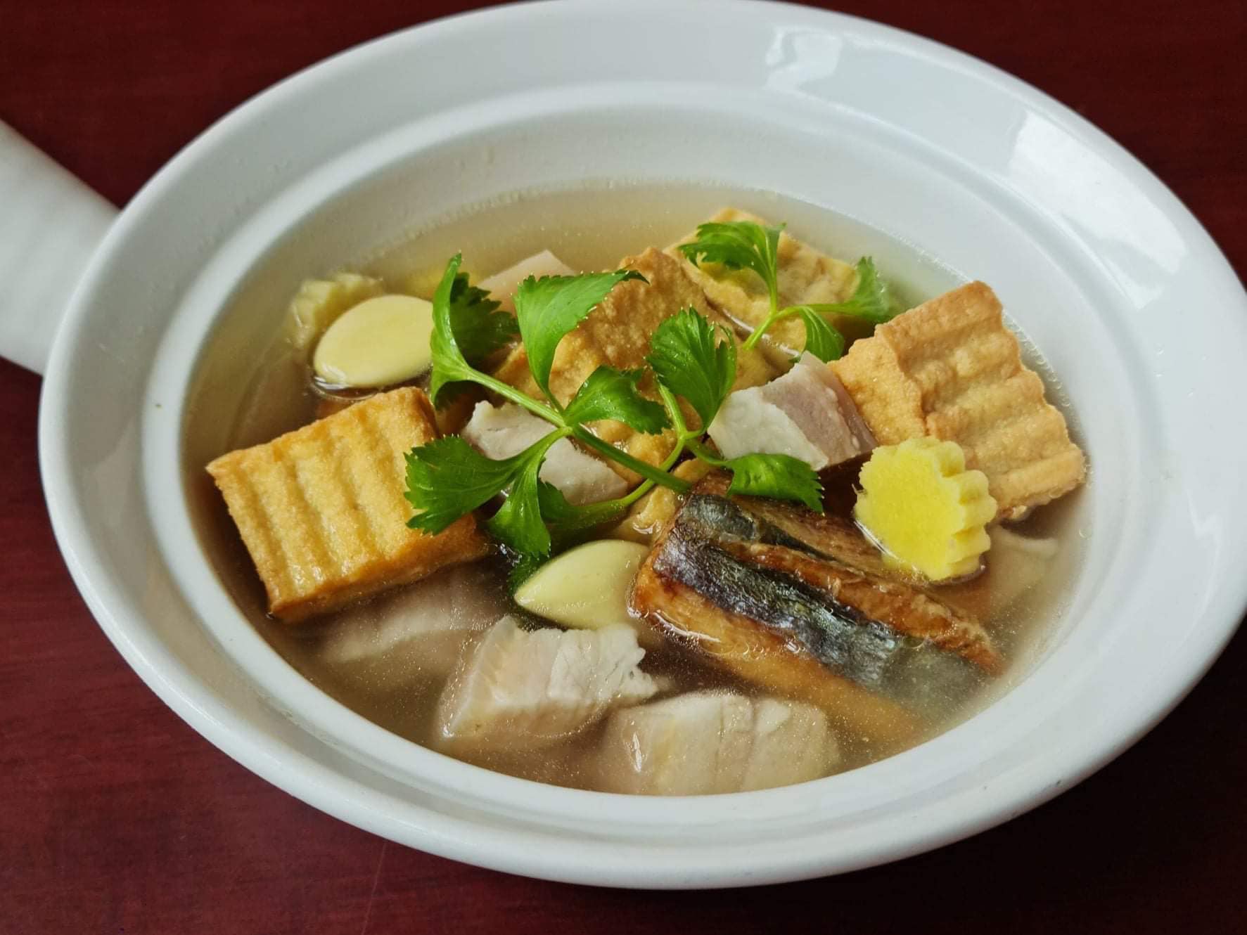 มันโภชนา, เรอดังซีฟู้ด, บ้านเขาหลักซีฟู้ด, ครัวนายอั๊ง เขาหลัก, ครัวมาดาม, เล่าลือ, ครัวผู้พัน เขาหลัก, แปะเถียร เป็ดย่าง เขาหลัก, Peter Pan, เจ๊น้อง ร้านอาหารพื้นเมืองพังงา, KhaoLak Phu View, ครัว หลวงเทน (หรอยที่สุดในเมืองมนุษย์), ครัวน้ำตา