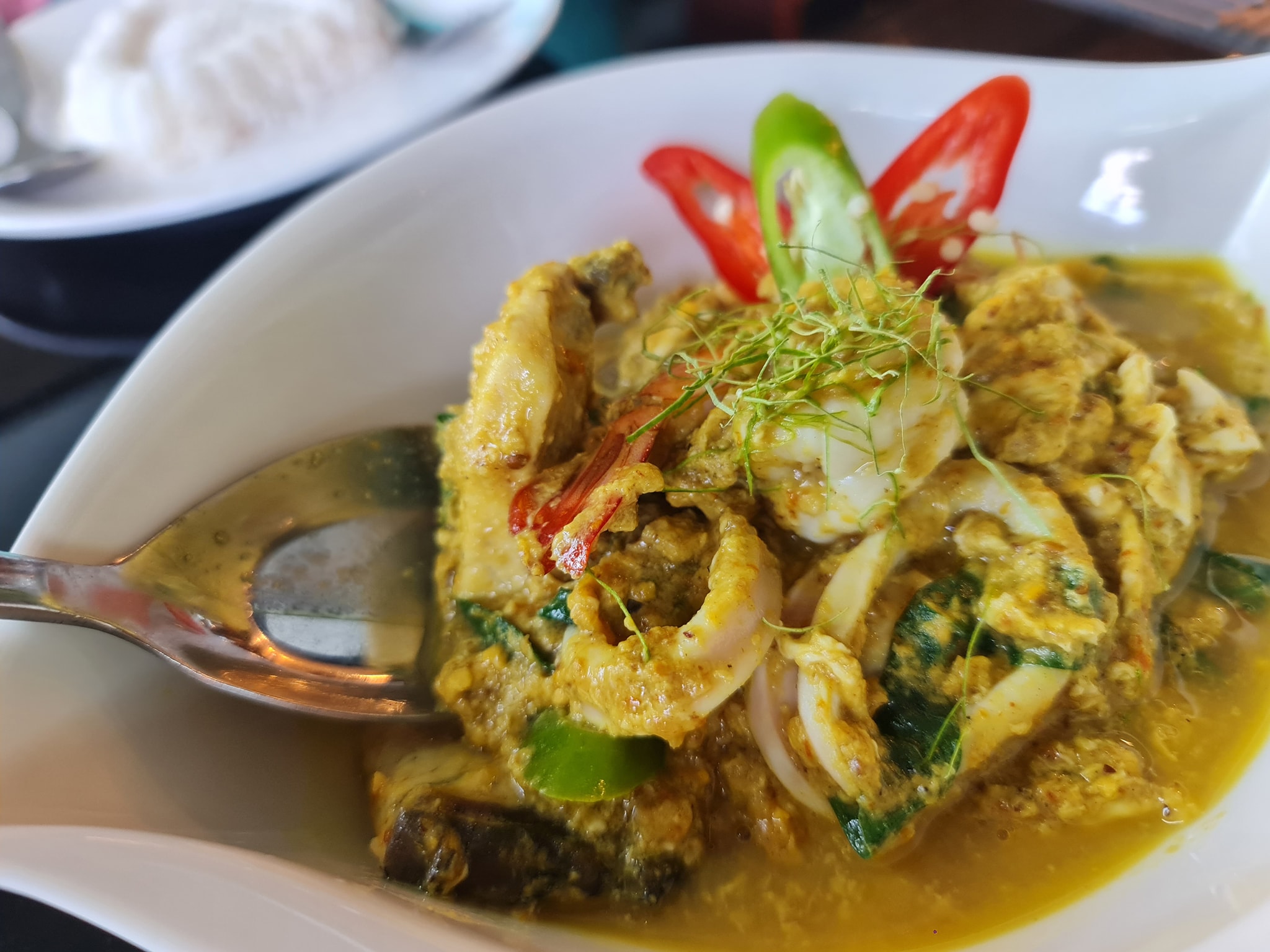 มันโภชนา, เรอดังซีฟู้ด, บ้านเขาหลักซีฟู้ด, ครัวนายอั๊ง เขาหลัก, ครัวมาดาม, เล่าลือ, ครัวผู้พัน เขาหลัก, แปะเถียร เป็ดย่าง เขาหลัก, Peter Pan, เจ๊น้อง ร้านอาหารพื้นเมืองพังงา, KhaoLak Phu View, ครัว หลวงเทน (หรอยที่สุดในเมืองมนุษย์), ครัวน้ำตา