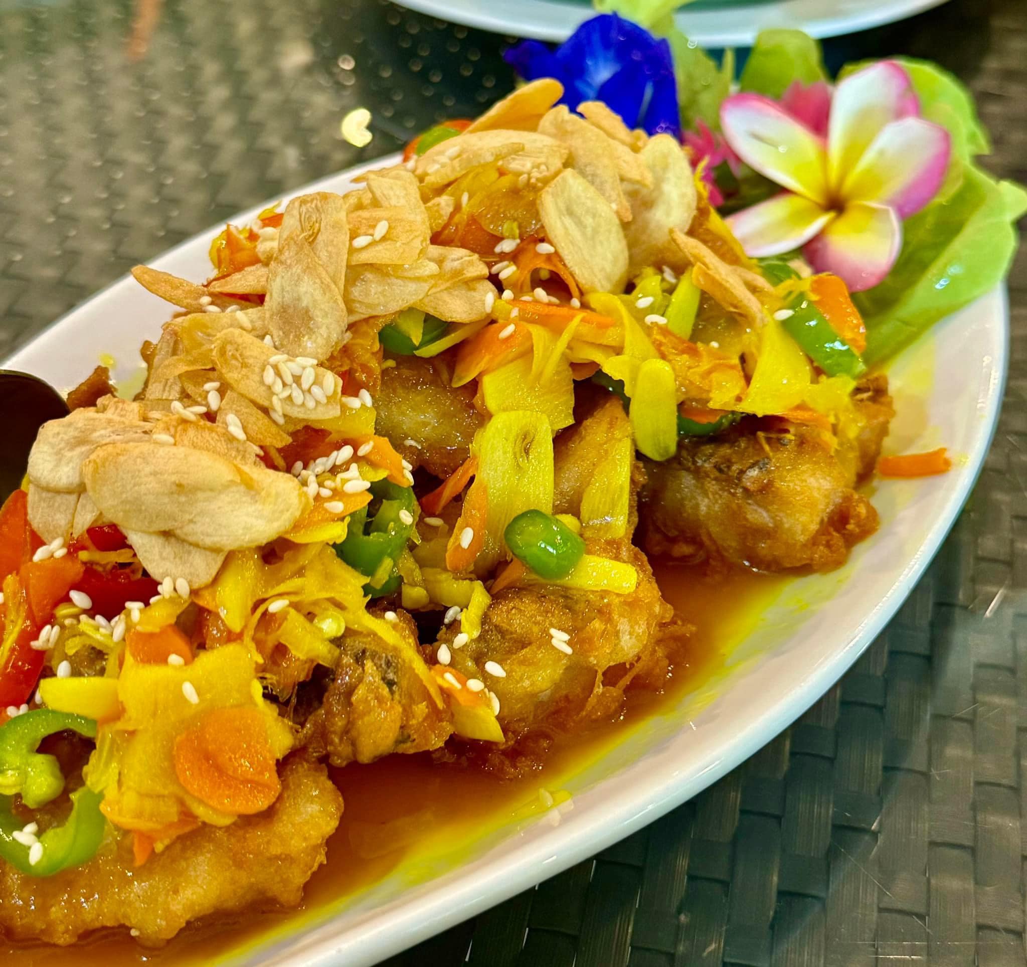 มันโภชนา, เรอดังซีฟู้ด, บ้านเขาหลักซีฟู้ด, ครัวนายอั๊ง เขาหลัก, ครัวมาดาม, เล่าลือ, ครัวผู้พัน เขาหลัก, แปะเถียร เป็ดย่าง เขาหลัก, Peter Pan, เจ๊น้อง ร้านอาหารพื้นเมืองพังงา, KhaoLak Phu View, ครัว หลวงเทน (หรอยที่สุดในเมืองมนุษย์), ครัวน้ำตา