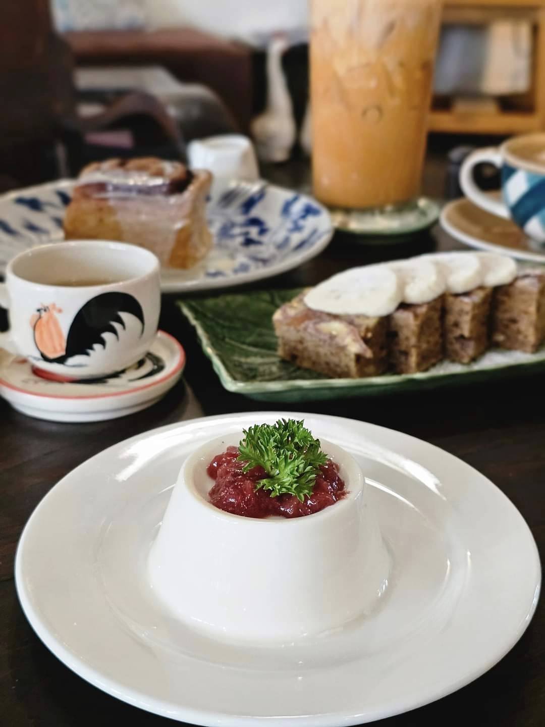 Moungngwezin, หมี่เกี๊ยวมากองต้า ลำปาง, Memory Cafe &amp; Guesthouse, At One กาดกองต้า, ร้านขนมจีนต้นมะดันลำปาง, Pang suree art home