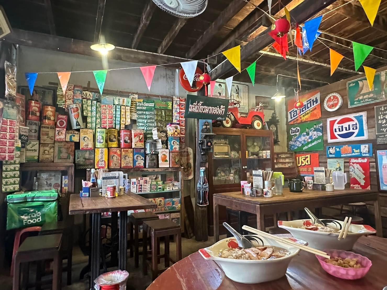 Moungngwezin, หมี่เกี๊ยวมากองต้า ลำปาง, Memory Cafe &amp; Guesthouse, At One กาดกองต้า, ร้านขนมจีนต้นมะดันลำปาง, Pang suree art home