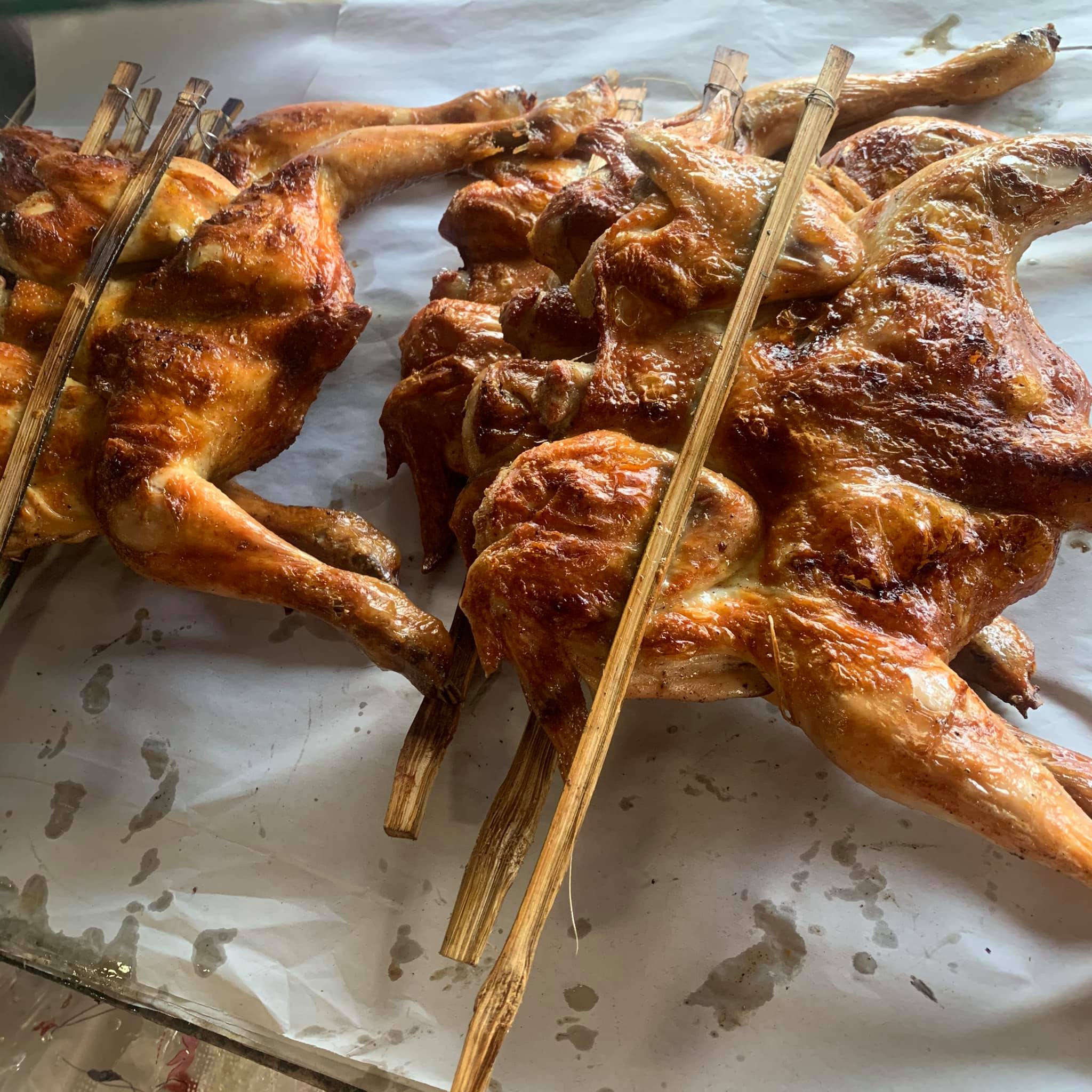 แคลิฟอร์เนียลาบก้อย &amp; เนื้อวัวสด, หลังวัง, เป็ดย่างคูเมือง, ร้านเป็ดย่างคูเมือง เปิดบริการตามปกติ ทุกวัน 08.00-18.00 น., สอบถามเพิ่มเติม โทร. 093-484-8687, จิ้งนำ ขาหมู, ไก่ย่างสีดา, มีไฮมีนา, ร้านอีสาน ประตูนำชัย, บุรีรัมย์เป็ดย่าง, ร้านอาหารตรี คาเฟ่ แอนด์ เรสเตอรองต์, สองพี่น้อง