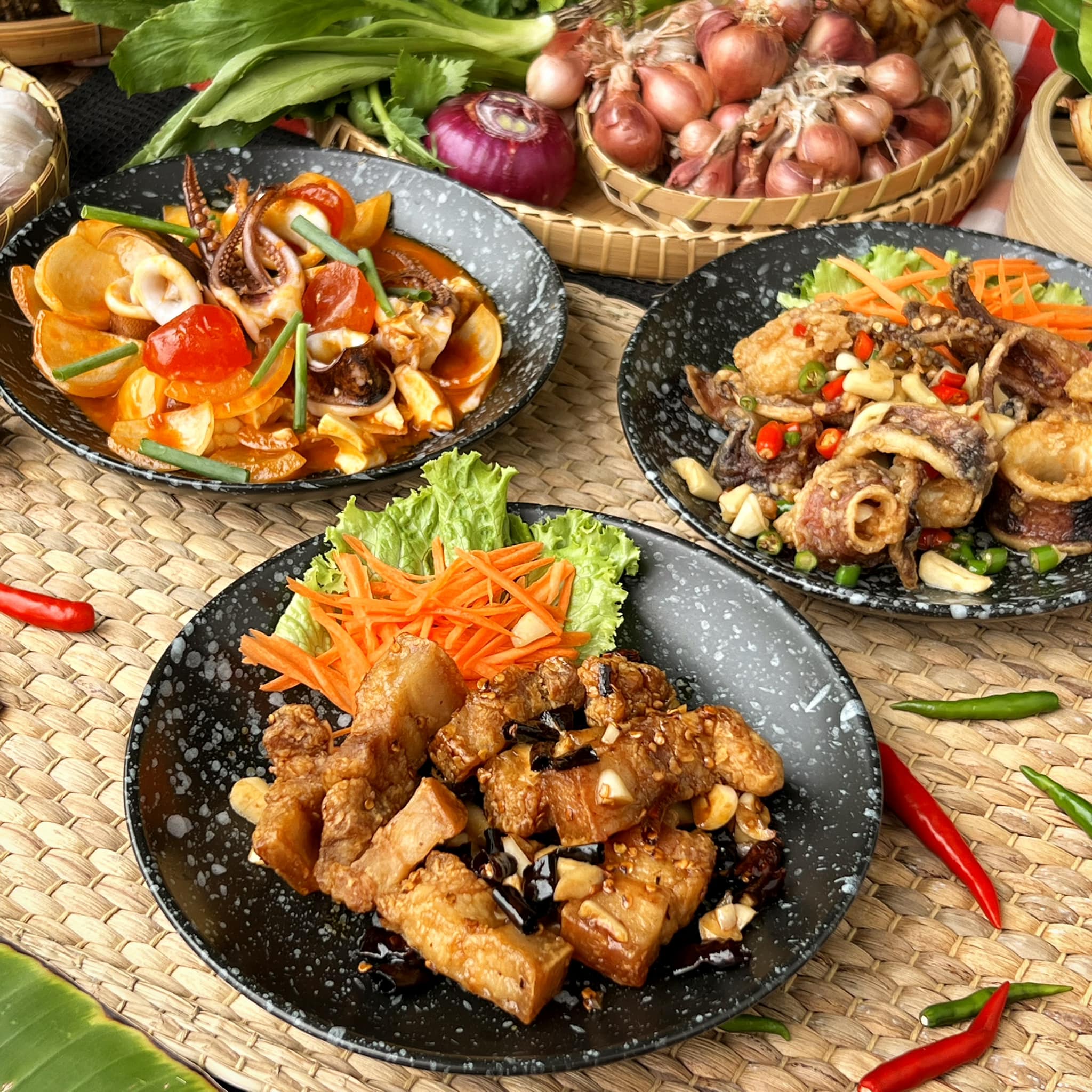 แคลิฟอร์เนียลาบก้อย &amp; เนื้อวัวสด, หลังวัง, เป็ดย่างคูเมือง, ร้านเป็ดย่างคูเมือง เปิดบริการตามปกติ ทุกวัน 08.00-18.00 น., สอบถามเพิ่มเติม โทร. 093-484-8687, จิ้งนำ ขาหมู, ไก่ย่างสีดา, มีไฮมีนา, ร้านอีสาน ประตูนำชัย, บุรีรัมย์เป็ดย่าง, ร้านอาหารตรี คาเฟ่ แอนด์ เรสเตอรองต์, สองพี่น้อง