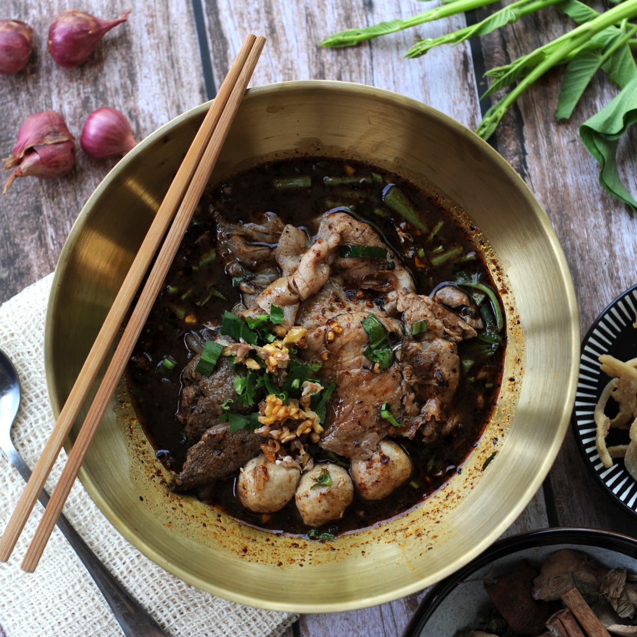 เกาเหลาเนื้อเปื่อยตลาดพลู ต.จันทร์เพ็ญ, กิตติก๋วยเตี๋ยวเป็ด, ราชรสเนื้อตุ๋น, ร้านก๋วยเตี๋ยวเรือป๋ายักษ์, ก๋วยเตี๋ยวเรือ ลำพาย 