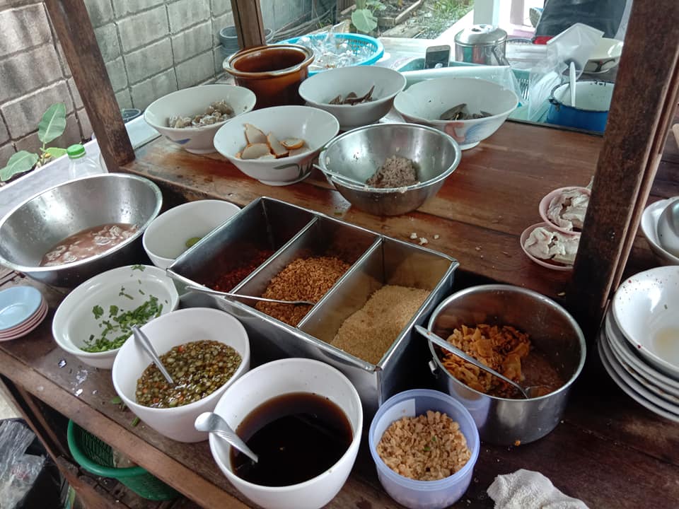 ก๋วยเตี๋ยวเกี๊ยว นายกุลรสนัว, เฮียไช้ ก๋วยเตี๋ยวต้มยำหมูบะช่อ, นัวโภชนา, Maekunkha, ก๋วยเตี๋ยวหมูป้าน้อยดินแดง แฟลต ช.3, ลุงเอสเตี๋ยวหมูต้มยำ, ก๋วยเตี๋ยวต้มยำหมูบะช่อ มาม่าหม้อไฟ เฮียจู๋-ลาดพร้าว71, ก๋วยเตี๋ยวตรอกโรงหมู, ก๋วยเตี๋ยวเอี่ยมน้อย, เจริญเส้น 查龙森, ทีเด็ด ก๋วยเตี๋ยวต้มยำหมูเด้งโบราณ, เป็นหนึ่ง ก๋วยเตี๋ยวต้มยำ เย็นตาโฟ, เล็กใหญ่ ก๋วยเตี๋ยวต้มยำโบราณ, แม่แสตมป์ก๋วยเตี๋ยวต้มยำหมูสับโบราณ, เปลว ก๋วยเตี๋ยวต้มยำ, ก๋วยเตี๋ยวต้มยำกากหมูสูตรโบราณ คลองเตย, ก๋วยเตี๋ยวต้มยำโบราณพ่อสนิท, เตี๋ยวตือ, 2พี่น้อง ก๋วยเตี๋ยวต้มยำ, พะเยาว์ก๋วยเตี๋ยวโบราณ, บ้านบุญรักษาก๋วยเตี๋ยวต้มยำโบราณ, ก๋วยเตี๋ยวต้มยำพันรี, ลุงเอ๋ก๋วยเตี๋ยวต้มยำโบราณ by plerm cup, เจ้าเจ็ด รวมโชค, ปรารีย์ ก๋วยเตี๋ยวต้มยำชามหมูเด้ง, ครัวเส้นแกงร้อน ก๋วยเตี๋ยวต้มยำ&อาหารตามสั่ง, ก๋วยเตี๋ยวหมูต้มยำมะนาวเจ็กพวง, เฮียบิ๊กห้าหม้อ