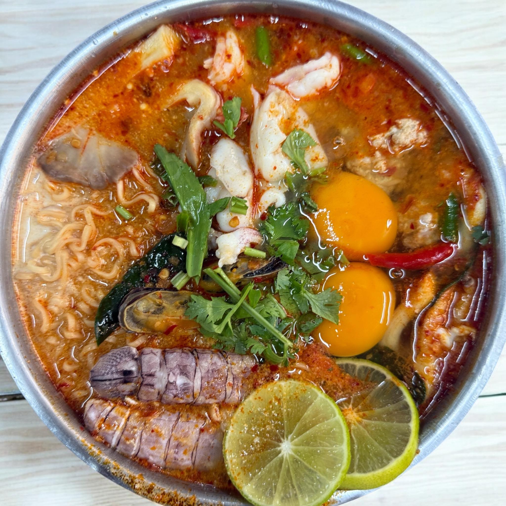 ข้าวต้มปลา 164, สาขาพัทยา, ข้าวต้มกุ๊ย ปาหนัน สูตรต้นตำรับ สาขาพัทยา , ข้าวต้มปลาเจ้าเก่า ลานโพธิ์เดิม, เจ๊นงค์ ข้าวต้มบาทเดียว พัทยา, ข้าวต้มป้าเล็กโต้รุ่ง, ราชาข้าวต้มผักบุ้งลอยฟ้า พัทยากลาง, ป.อยู่เย็นรสเด่น พัทยา, ข้าวต้มปลาปัญญาชน, สาขาพัทยากลางสาย 3, ราชาข้าวต้มผักบุ้งลอยฟ้า, สาขาพัทยาสาย 3, ข้าวต้มหนุ่ม พัทยา, ตี๋เล็ก ข้าวต้มปลา, ข้าวต้มปลาแป๊ะจั๊ว, ร้านข้าวต้มประจันบาน, ข้าวต้มโชคอนันต์