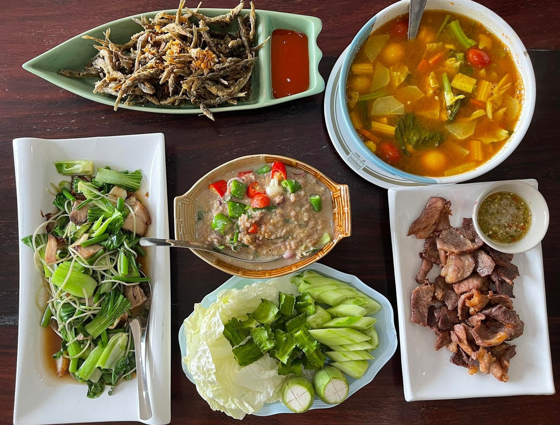 ข้าวเปิ๊ปยายเครื่อง, กับข้าวกับปลา, สินวนา, เฟื่องฟ้า, บ้านครูอิ๋ว, สิบสองหน่วยตัด, ร้านอาหารลุงจ้อย สุโขทัย, ก๋วยเตี๋ยวสุโขทัย ไม้กลางกรุง, Pizza House, Phum Phor ภูมิพ่อ, รักชาติ พาเพลิน ศรีสำโรง, ณ โขทัย, กุ๊กเหมียน, ป้าอ้วนหมูจุ่ม 2