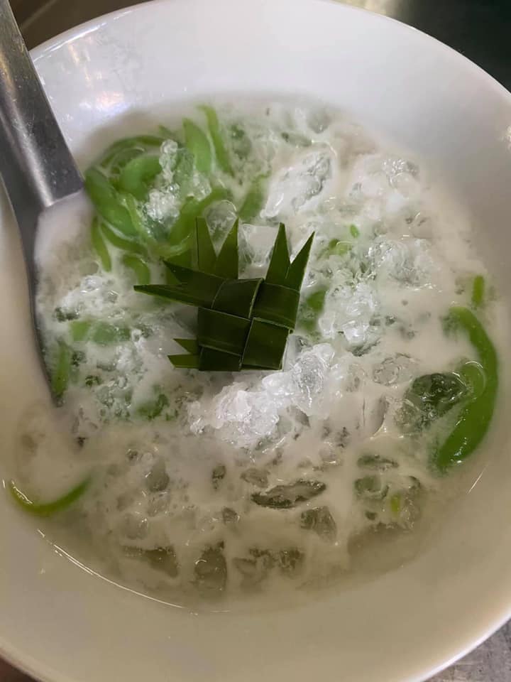 ข้าวเปิ๊ปยายเครื่อง, กับข้าวกับปลา, สินวนา, เฟื่องฟ้า, บ้านครูอิ๋ว, สิบสองหน่วยตัด, ร้านอาหารลุงจ้อย สุโขทัย, ก๋วยเตี๋ยวสุโขทัย ไม้กลางกรุง, Pizza House, Phum Phor ภูมิพ่อ, รักชาติ พาเพลิน ศรีสำโรง, ณ โขทัย, กุ๊กเหมียน, ป้าอ้วนหมูจุ่ม 2