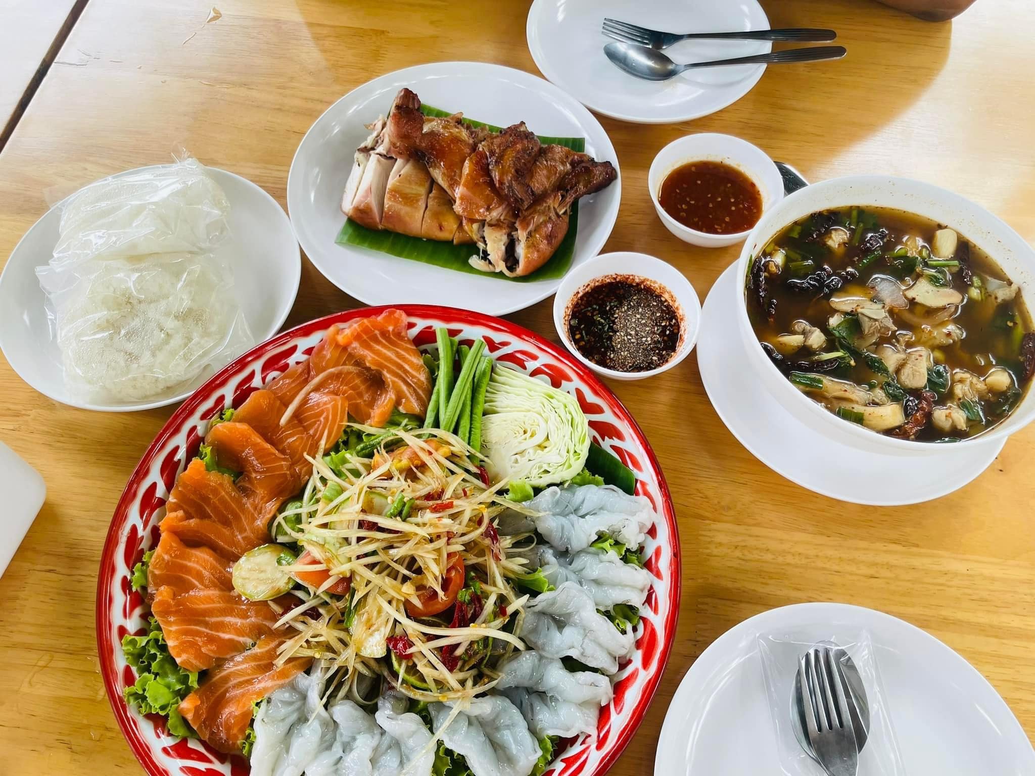 The Sine Cafe’, Whispering cafe, รักษ์น้ำคาเฟ่, Orenchi Cafe, KAWA Coffee and Co., Orenchi Specialty Coffee, Attitude Coffee, Memory House Cafe, In Garden Hut Cafe, ChataThammachart, She's The Legend Cafe, RIVA floating cafe, Good Mood House, นึก คาเฟ่ - วัดไร่ขิง, Ton Khao Terrace, CHADA Tea Boutique, Kark Crof.f