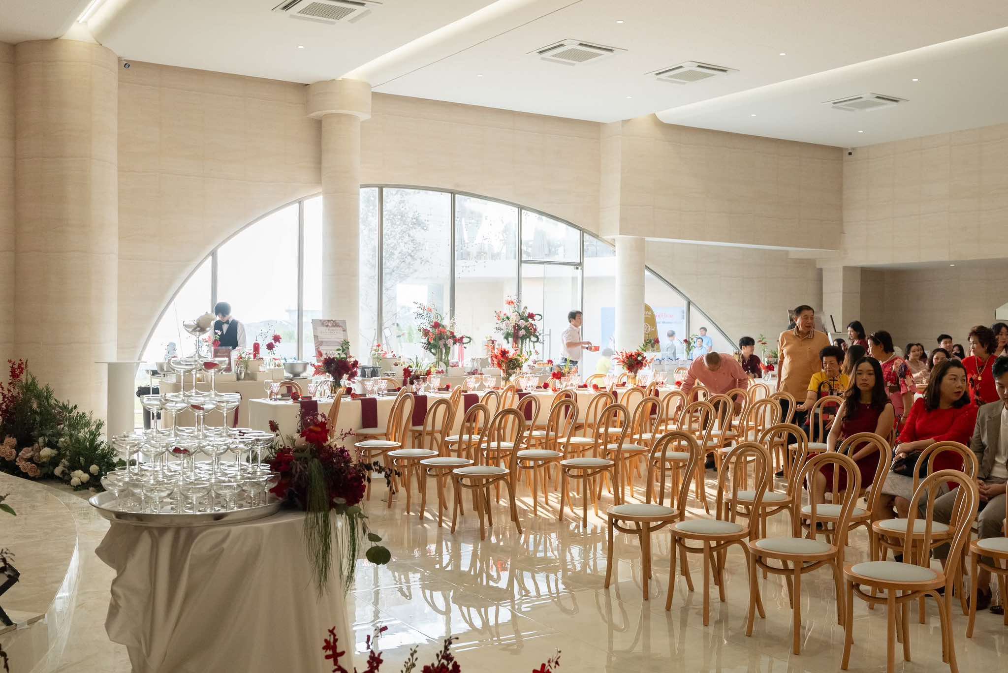 RARIN : BKK Riverside Venue, บ้านเอกเขนก ชัยพฤกษ์, The local Restaurant, Waterside Karaoke Restaurant, พหลวิว, River Wine Karaoke Restaurant, Green Bar and Restaurant, Chocolate Ville, Hard Rock Cafe Bangkok