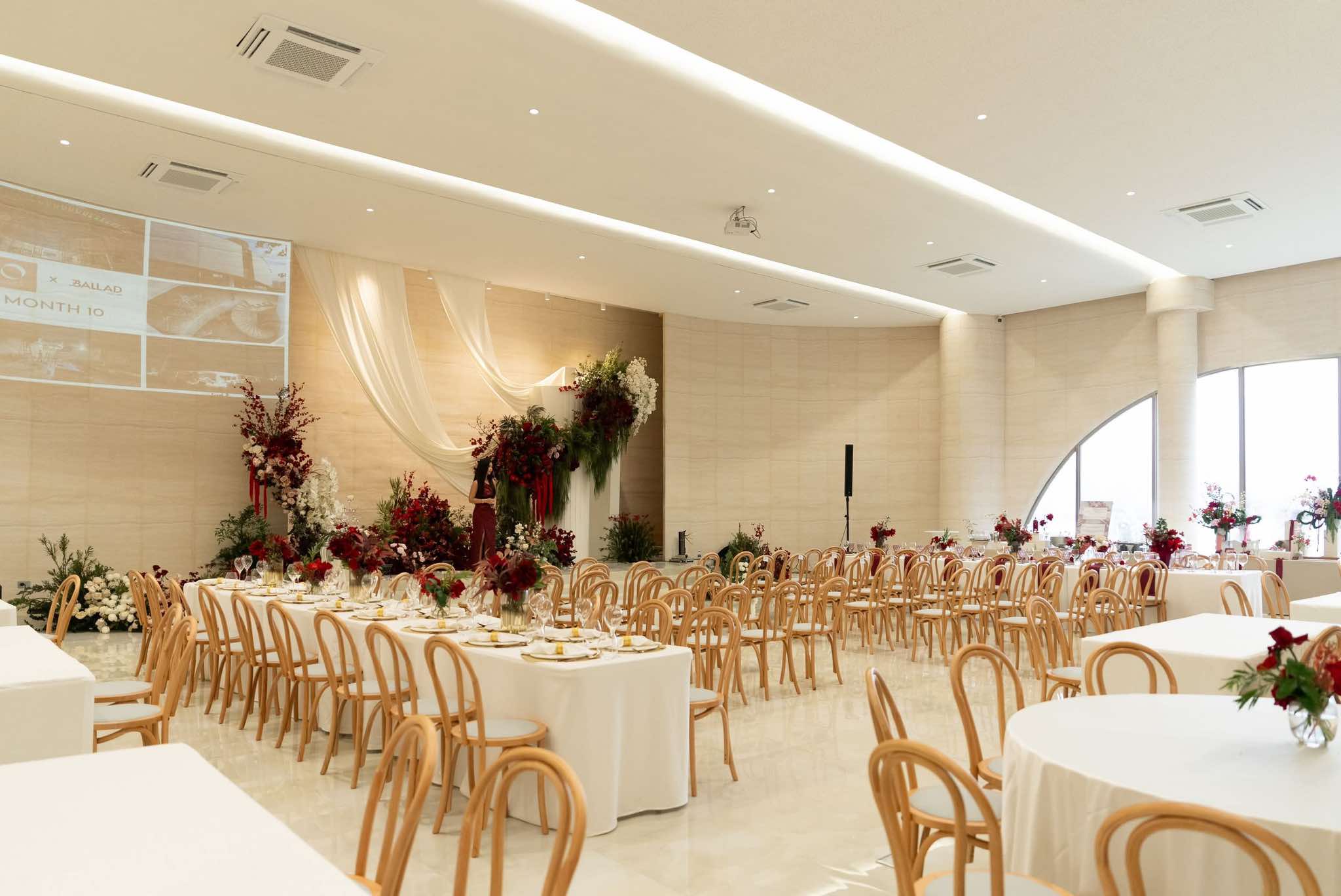 RARIN : BKK Riverside Venue, บ้านเอกเขนก ชัยพฤกษ์, The local Restaurant, Waterside Karaoke Restaurant, พหลวิว, River Wine Karaoke Restaurant, Green Bar and Restaurant, Chocolate Ville, Hard Rock Cafe Bangkok