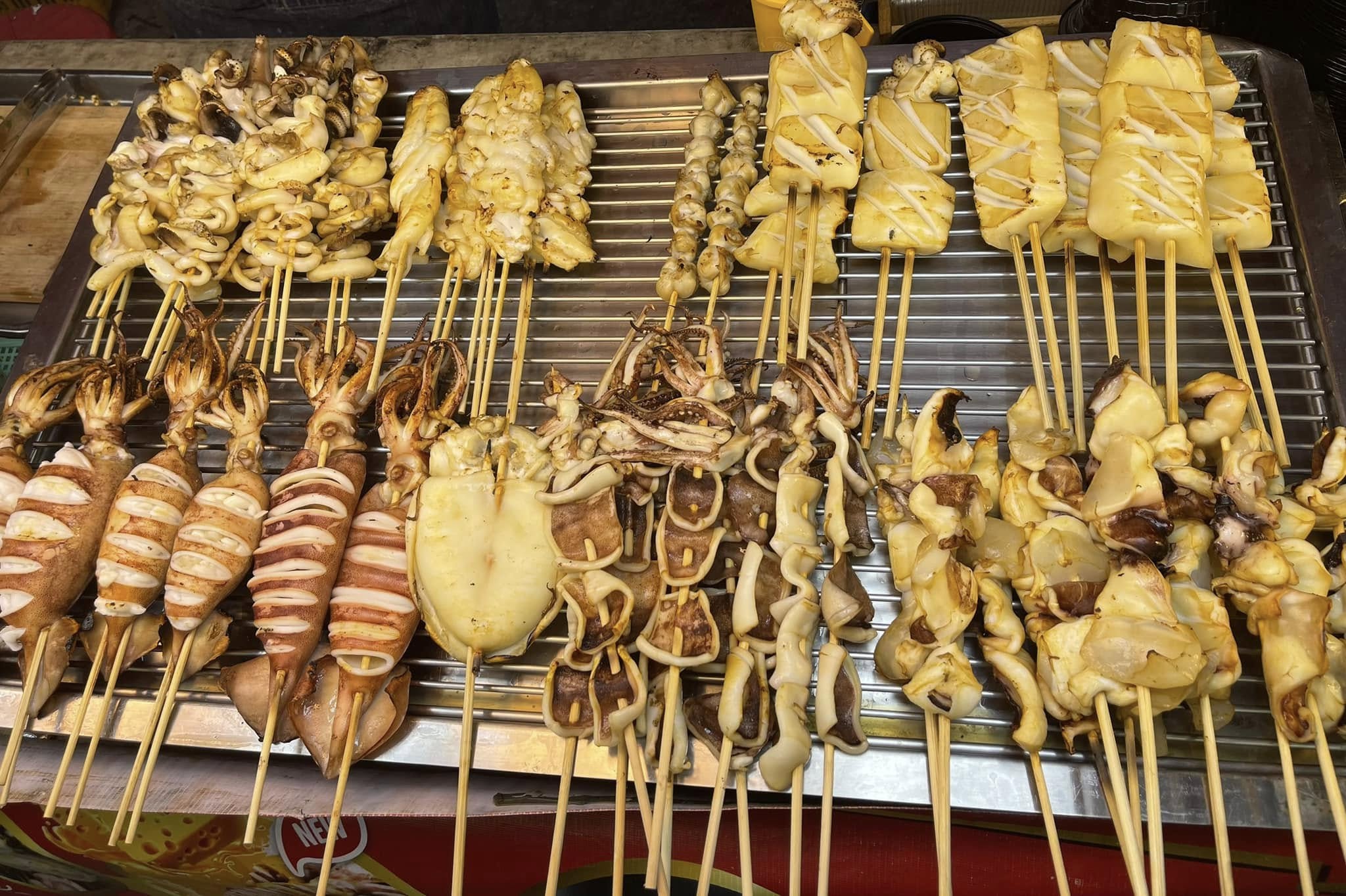 หมึกย่างแดนมังกรเยาวราช, คุณโต๊สปูนา สกุลดี ซ.5 หนองจอก กทม., ธนาชาใต้ เลียบด่วนแดนเนรมิต, กินหมึก หนวดหมึกทอด, ล้านไขมันดี อโวคาโด, ร้านตำแซ่บผัวเผลอ, ร้านตำแซ่บผัวเผลอ เปิดบริการทุกวัน เวลา 16.00-00.00 น. สอบถามเพิ่มเติม โทร. 098 563 6018, lind_juice