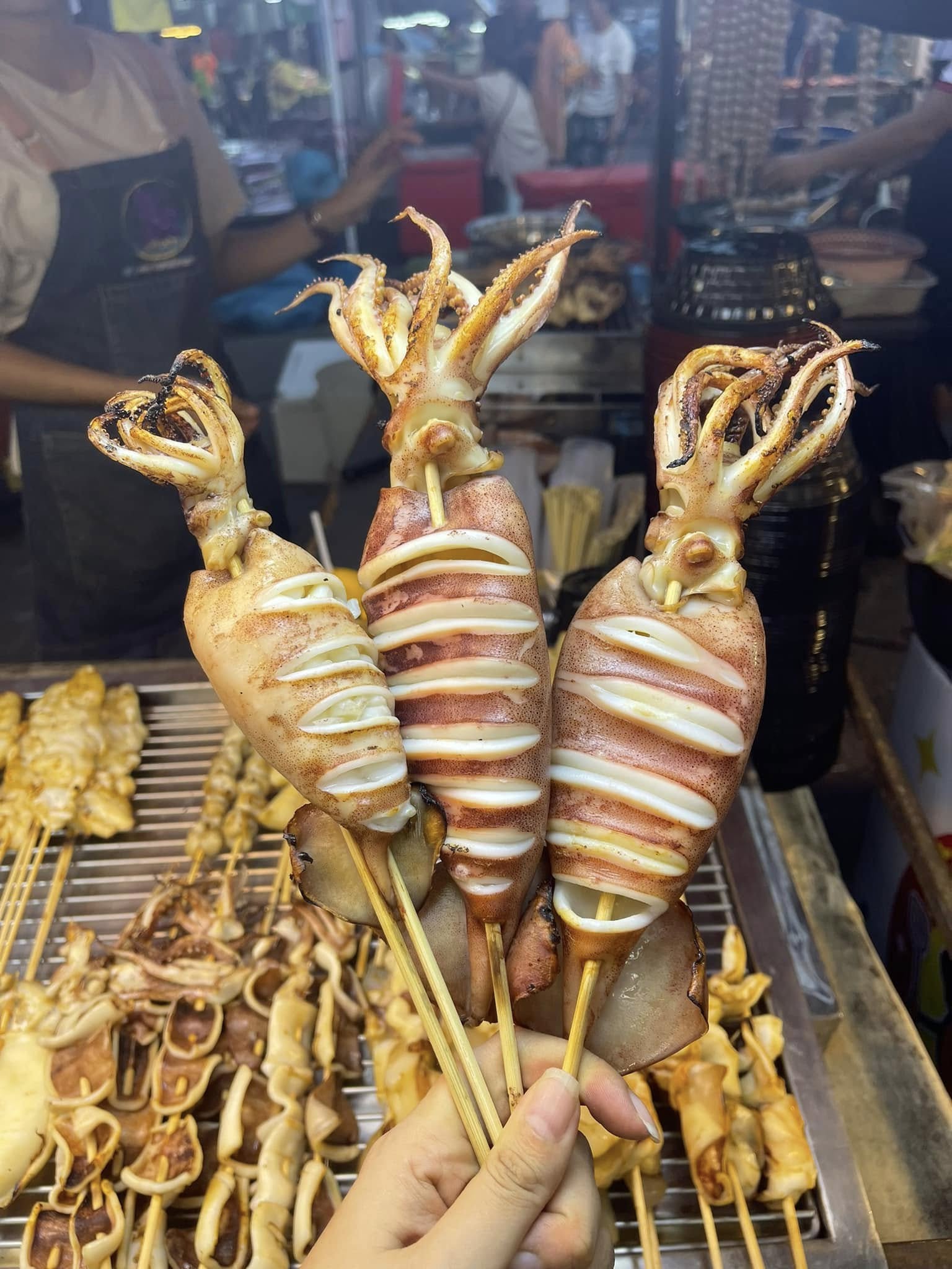 หมึกย่างแดนมังกรเยาวราช, คุณโต๊สปูนา สกุลดี ซ.5 หนองจอก กทม., ธนาชาใต้ เลียบด่วนแดนเนรมิต, กินหมึก หนวดหมึกทอด, ล้านไขมันดี อโวคาโด, ร้านตำแซ่บผัวเผลอ, ร้านตำแซ่บผัวเผลอ เปิดบริการทุกวัน เวลา 16.00-00.00 น. สอบถามเพิ่มเติม โทร. 098 563 6018, lind_juice