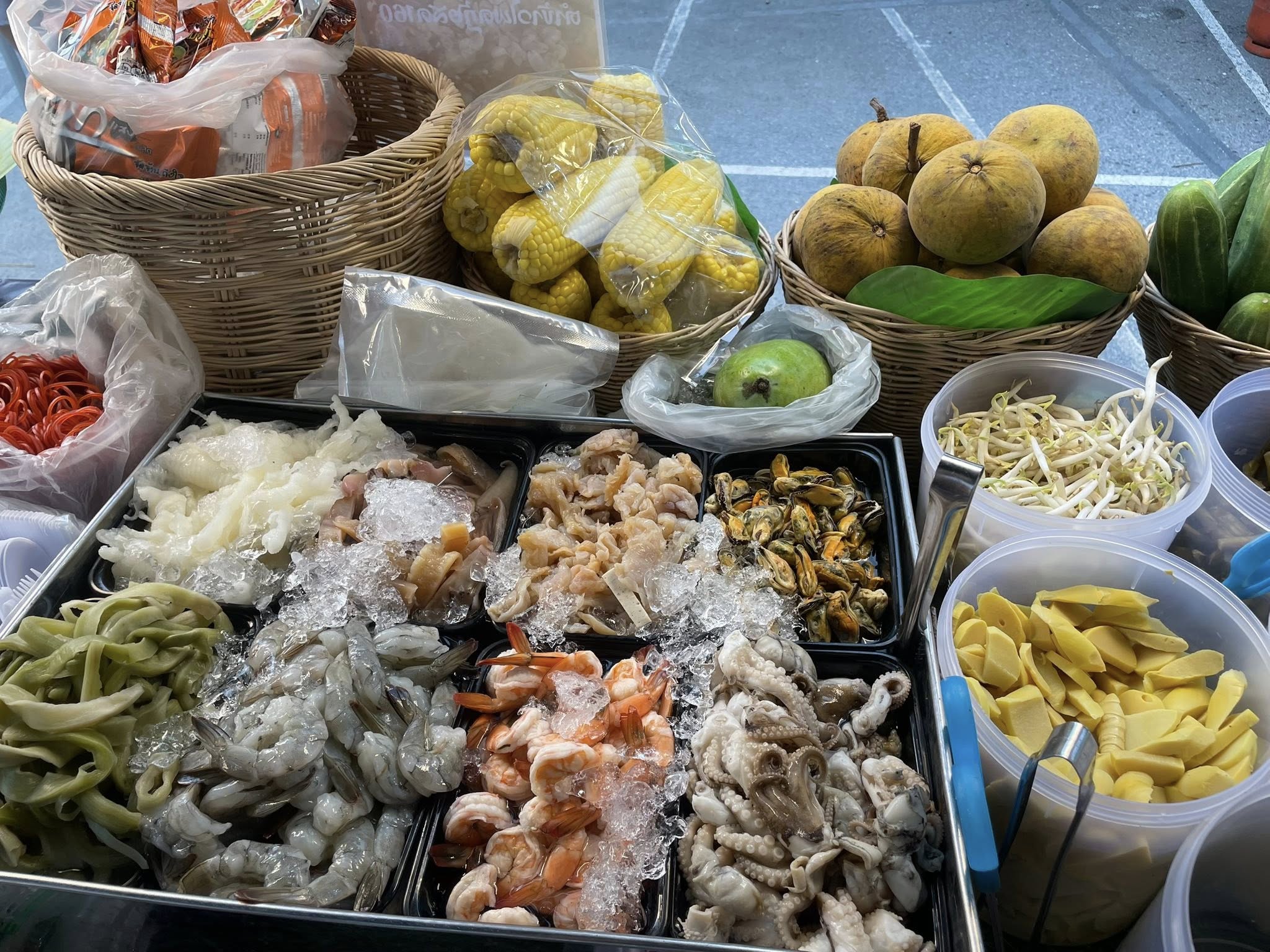 หมึกย่างแดนมังกรเยาวราช, คุณโต๊สปูนา สกุลดี ซ.5 หนองจอก กทม., ธนาชาใต้ เลียบด่วนแดนเนรมิต, กินหมึก หนวดหมึกทอด, ล้านไขมันดี อโวคาโด, ร้านตำแซ่บผัวเผลอ, ร้านตำแซ่บผัวเผลอ เปิดบริการทุกวัน เวลา 16.00-00.00 น. สอบถามเพิ่มเติม โทร. 098 563 6018, lind_juice