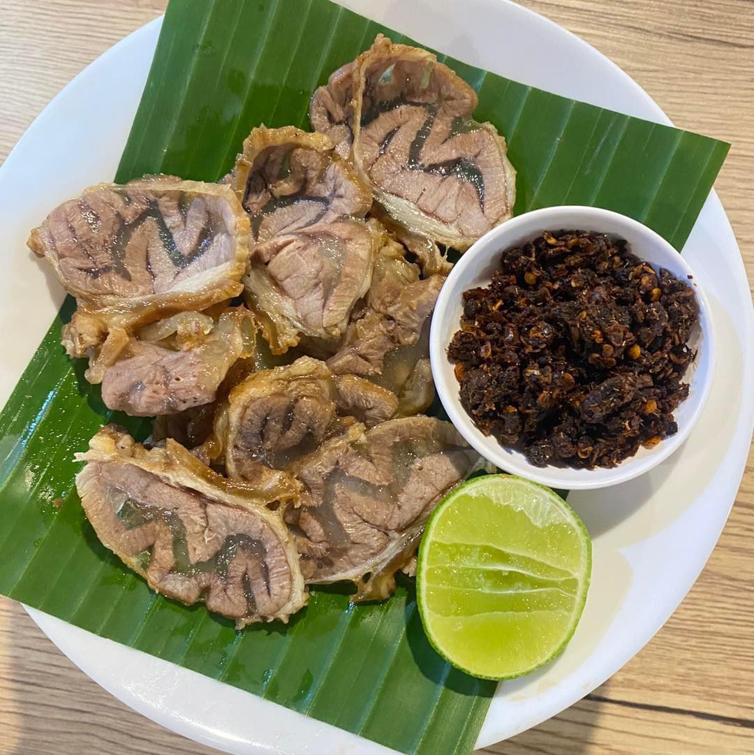 ล้าน เหนือ-น่าน อาหารเหนือ, เนื้อเหนือ Neua.Neur.Bkk, ต๋องเต็มโต๊ะ, สาขาพุทธมณฑล สาย 2, อองตอง ข้าวซอย, ละอ่อน น้ำเงี้ยว อาหารเหนือ, เฮือนลำพูน, รัชดาอาหารเหนือ, ร้านลำแต๊ๆ อาหารพื้นเมือง, ข้าวซอยลำดวนฟ้าฮ่ามเชียงใหม่, สาขาวิภาวดีรังสิต 58, หอมด่วน, ต๊ะต่อนยอน, Cr. ภาพทั้งหมดจาก Facebook ต๊ะต่อนยอน อาหารเหนือ, ฮ้านจาวเหนือ, ต๋องเหนือ Express, ข้าวซอยเชียงใหม่ ตรงข้ามกรมศุลกากร, ครัวเจียงใหม่, ครัวมะแข่น, กาดหลวง มินิ