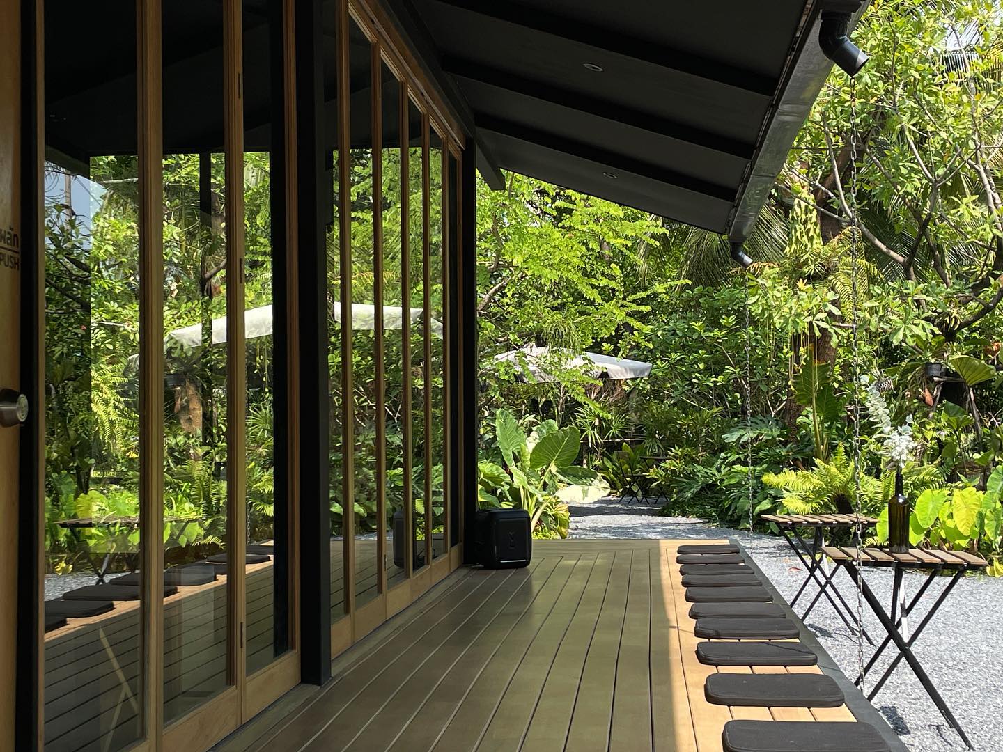 Rhapsody, บ้านส้มตำเมลดา พระนั่งเกล้า, โรงน้ำชา 90', Totoya, จุ่มจุ่ม อีสาน-ชาบู บุฟเฟ่ต์