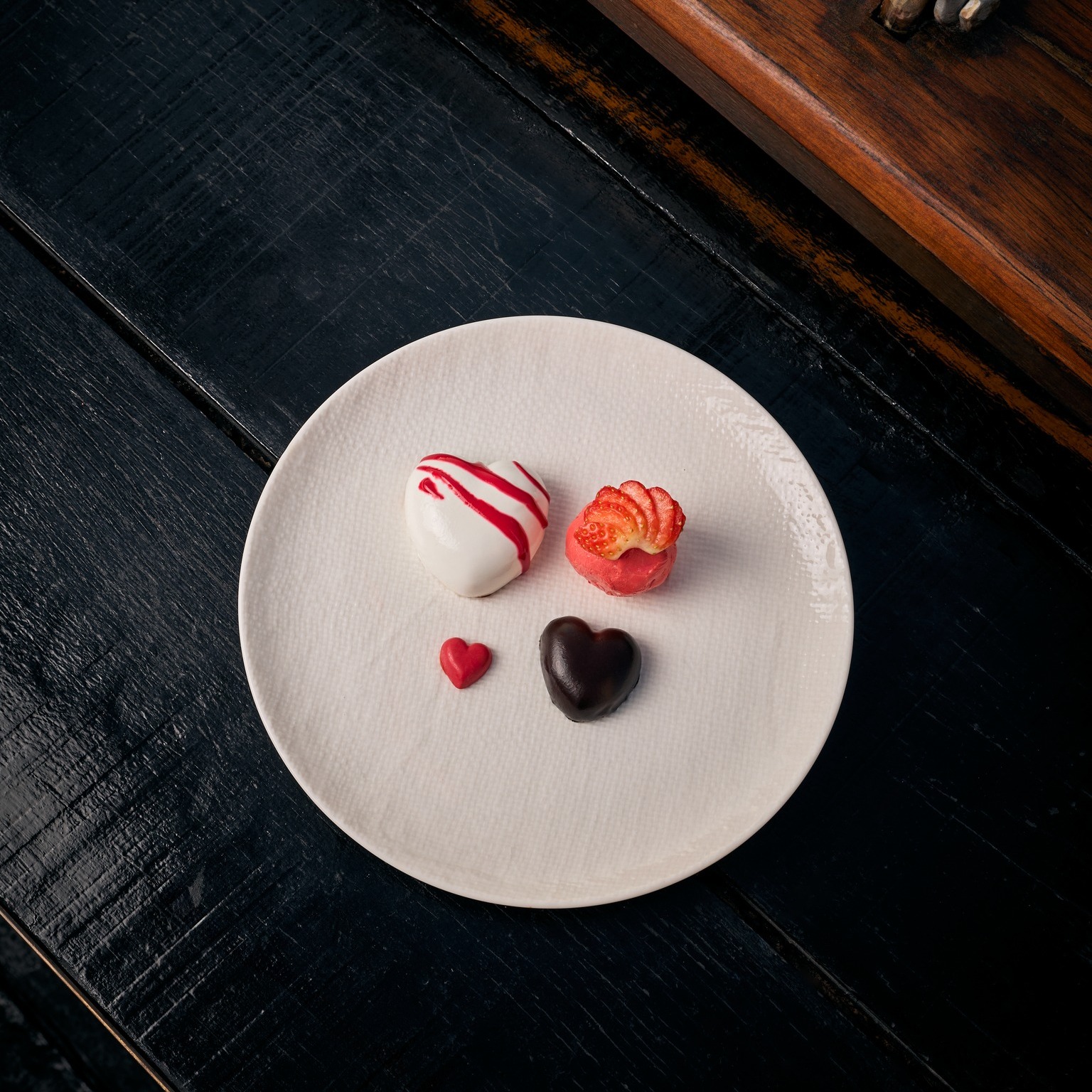 Midwinter, Dandelion Bake Studio, Cafe Reverie, Portobello &amp; Désiré, Level 50 by SEE FAH, Siam Yacht Club, Blue Sky, at Centara Grand, Mezzaluna Restaurant