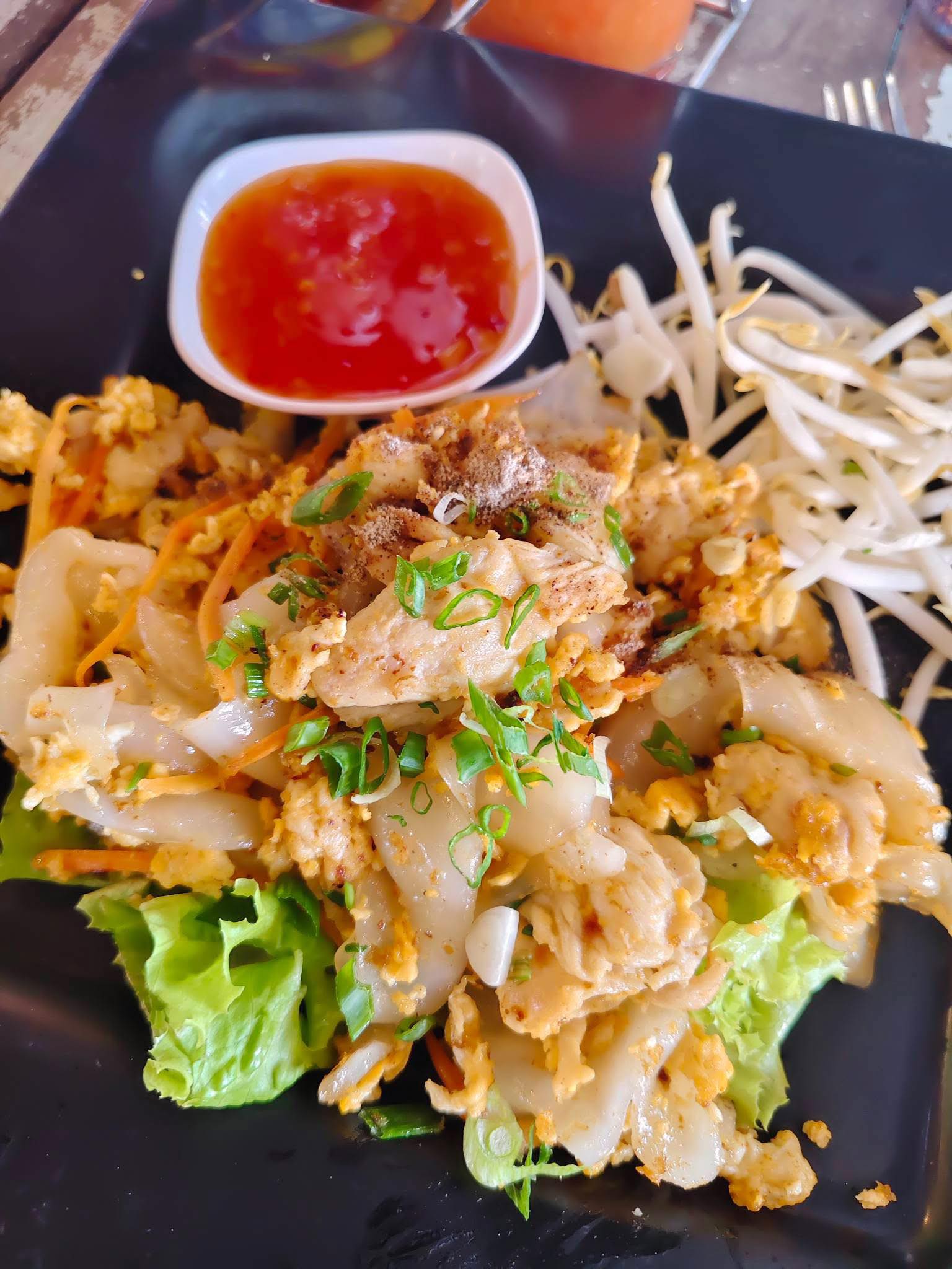 ก๋วยเตี๋ยวเรือในคลอง อยุธยา, กรุงเก่า"เตี๋ยวเรือ", ร้านก๋วยเตี๋ยวเรือโอ่งบนแพริมแม่น้ำน้อย, ก๋วยเตี๋ยวเรือกิมหลวน อยุธยา, ก๋วยเตี๋ยวเรือ ตาลเดี่ยว'เตี๋ยวเรือ, ก๋วยเตี๊ยวลุงแจ๊ะ (บัวหวาน), ร้านก๋วยเตี๋ยวตาไห (คลองท่อ), ก๋วยเตี๋ยวเรือแม่วันดี อยุธยา